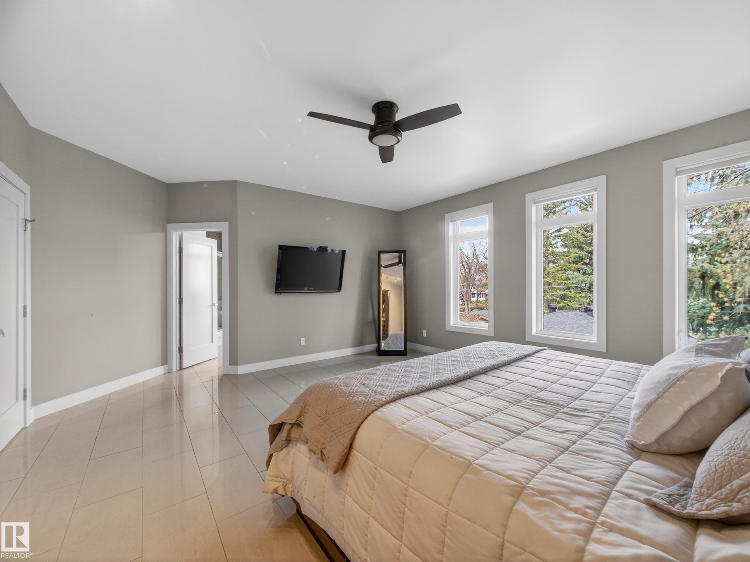 https://zimg.paragon.ice.com/ParagonImages/Property/PM/RAE/225399421/33/0/0/cc81428ee152d928f01ade7c4d019805/1/913b9065f804c3a3861776c4304e18a5/225399421-ffb7d435-8a57-4128-99d8-8e65af468ab5.JPG