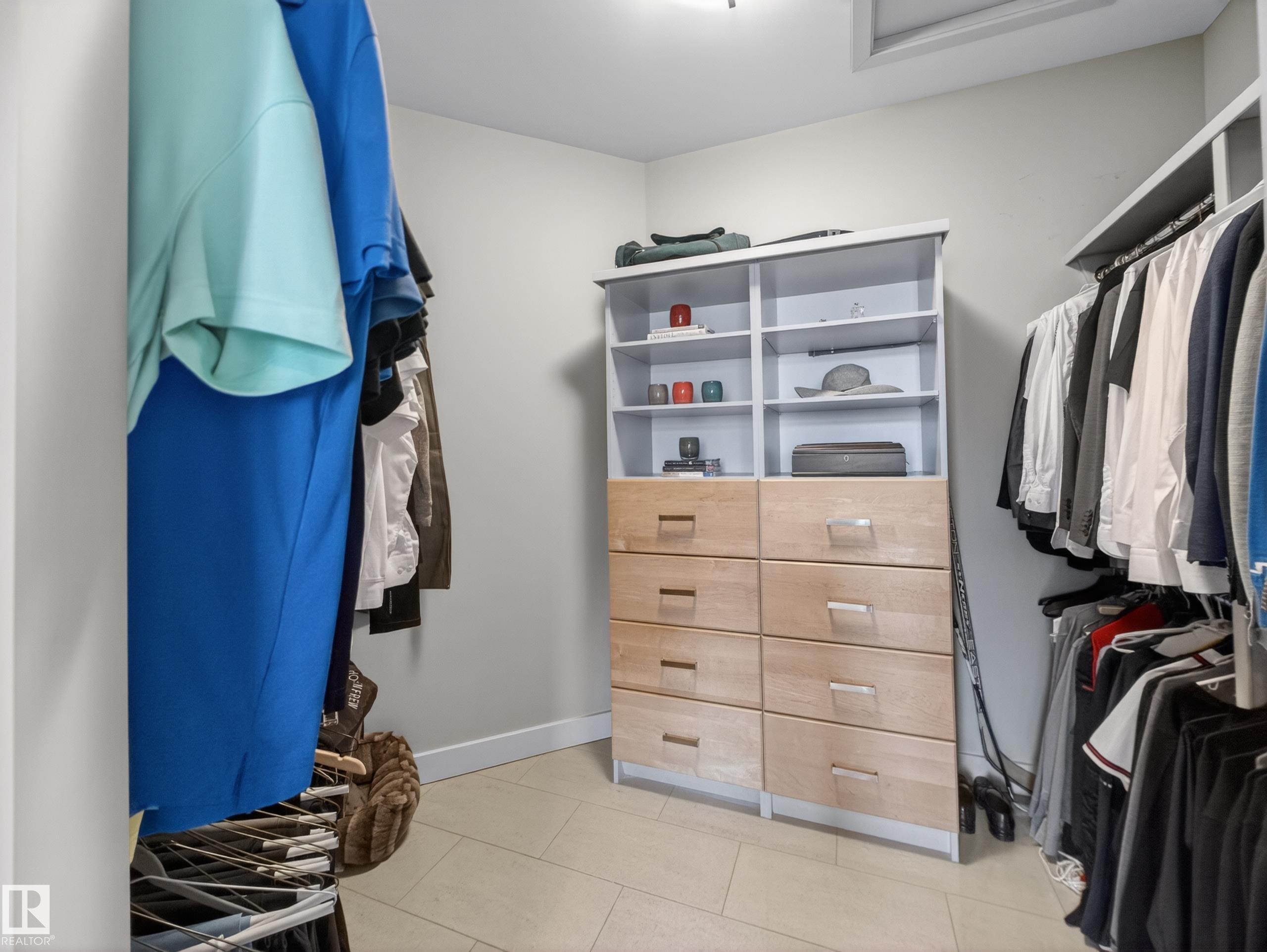 https://zimg.paragon.ice.com/ParagonImages/Property/PM/RAE/225399421/40/0/0/b7403da85ea92353db018ab5475210d0/1/913b9065f804c3a3861776c4304e18a5/225399421-24e3b042-39e0-412e-8116-fbf82fe051c3.JPG