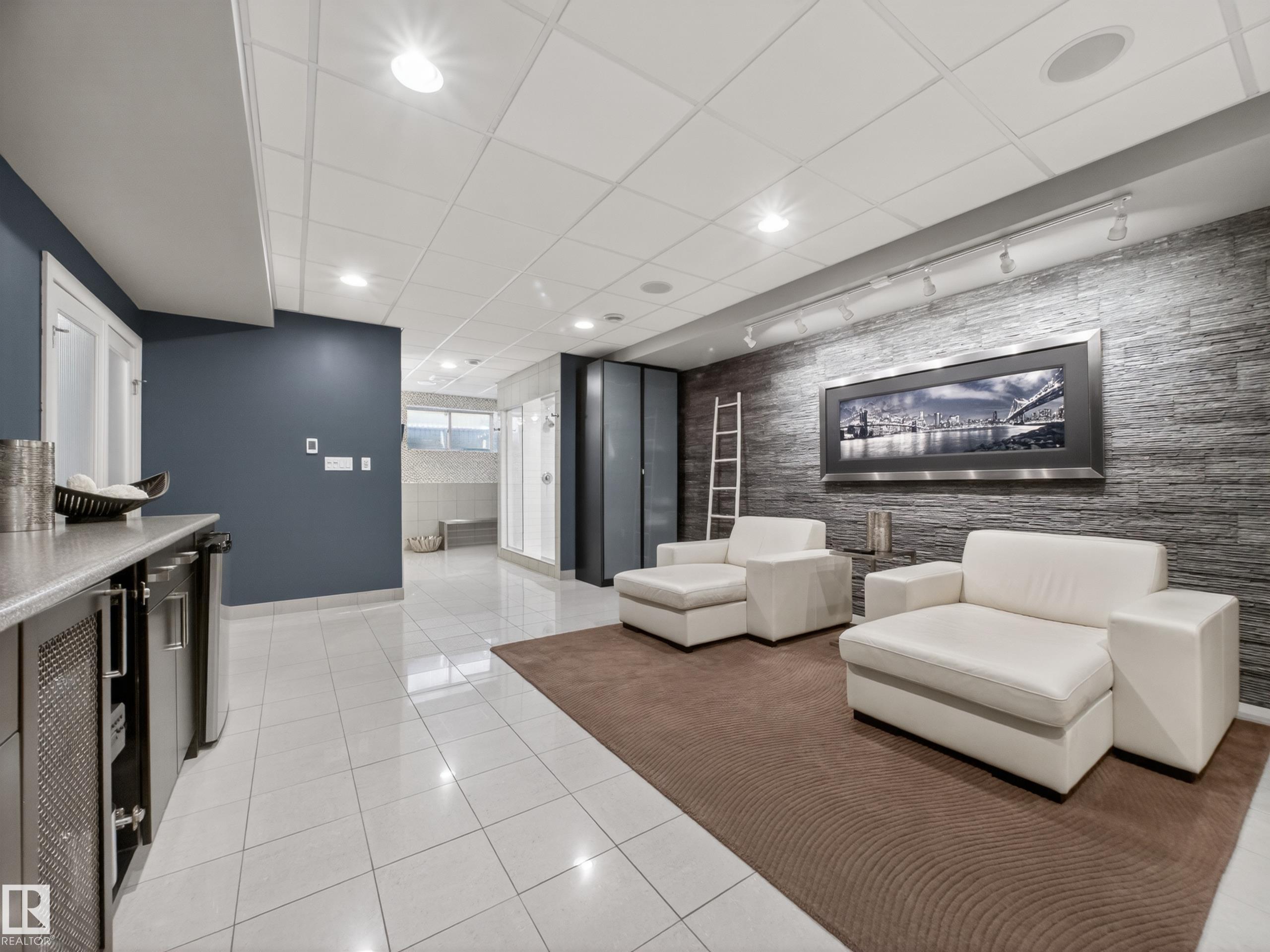 https://zimg.paragon.ice.com/ParagonImages/Property/PM/RAE/225399421/48/0/0/a248e65b598e9d1a27d21fc7e940ca24/1/913b9065f804c3a3861776c4304e18a5/225399421-c7770857-eb8a-4ddc-b786-fcb35ba80942.JPG