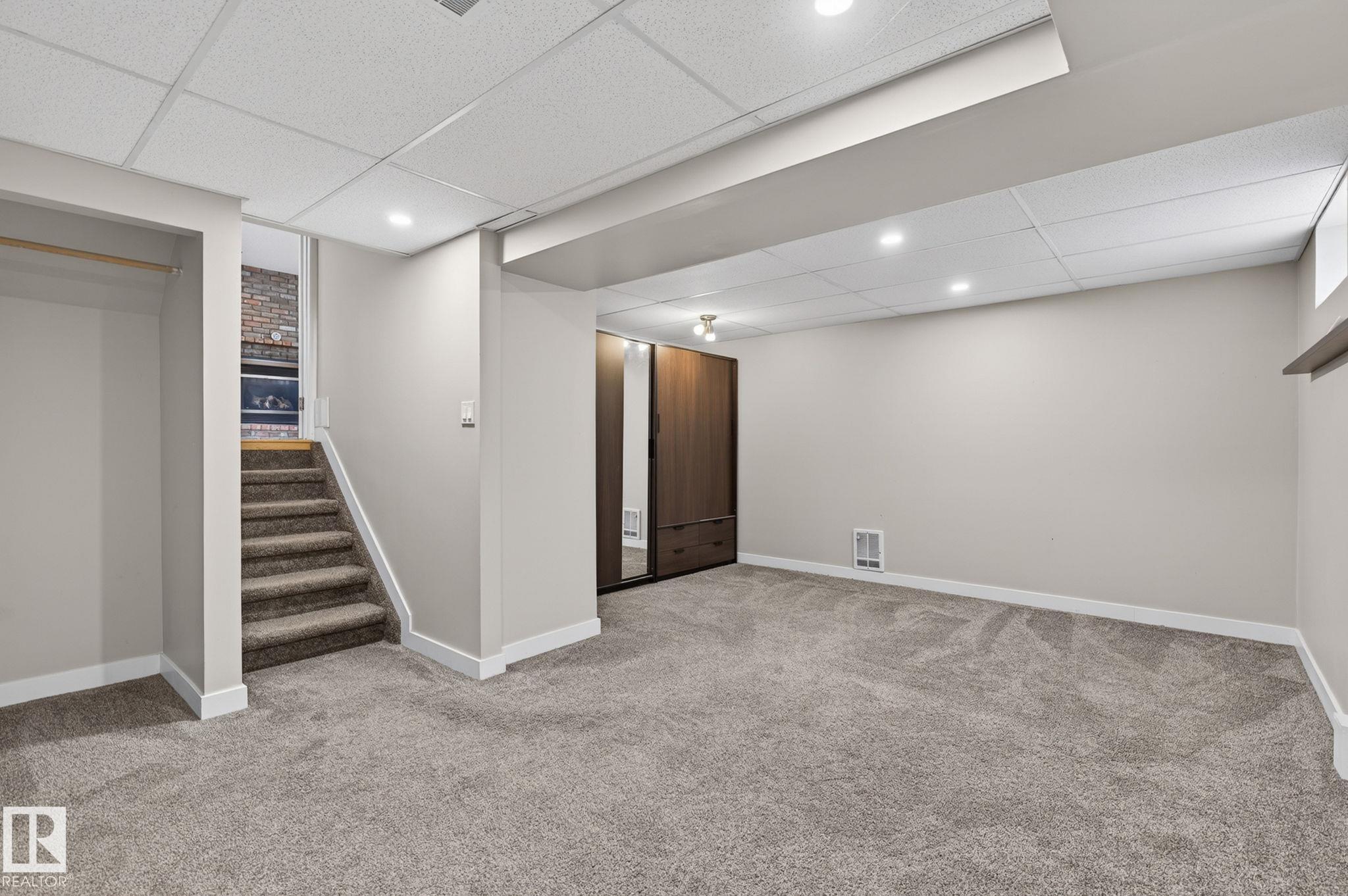 Photo 33 at 4 Dorset Place, Deer Ridge, St. Albert