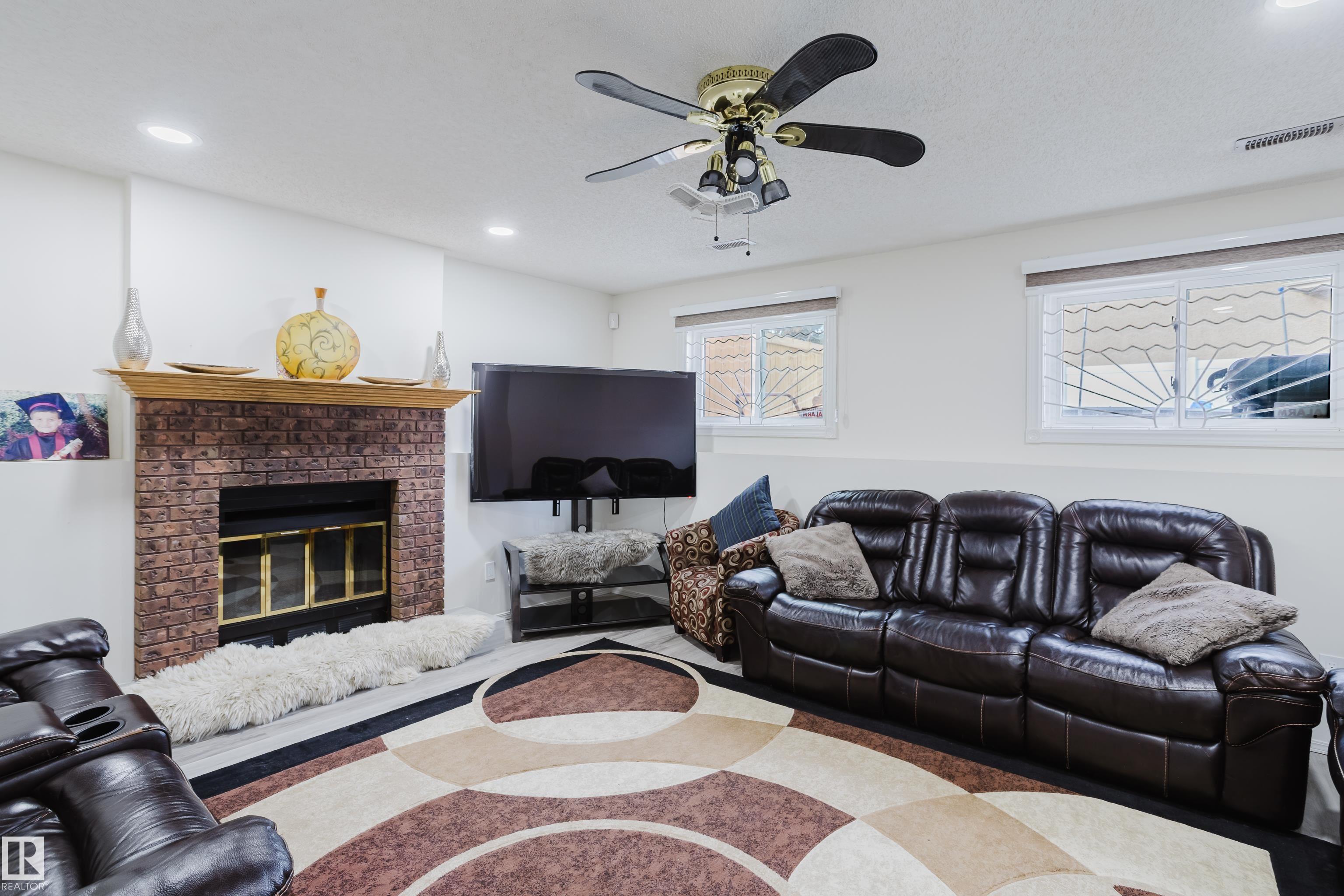 236 Lago Lindo Crescent NW, Lago Lindo, Edmonton
