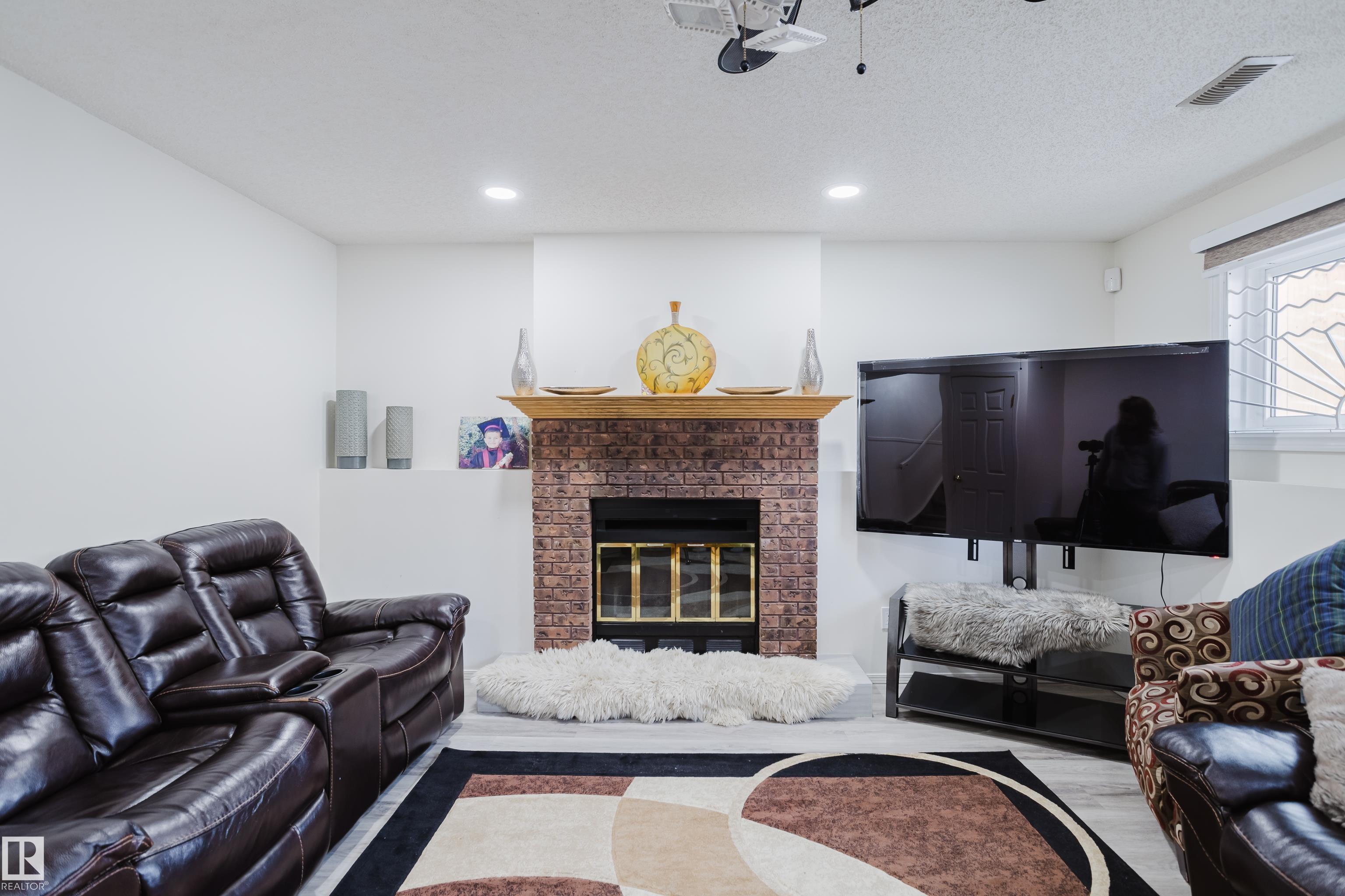 236 Lago Lindo Crescent NW, Lago Lindo, Edmonton