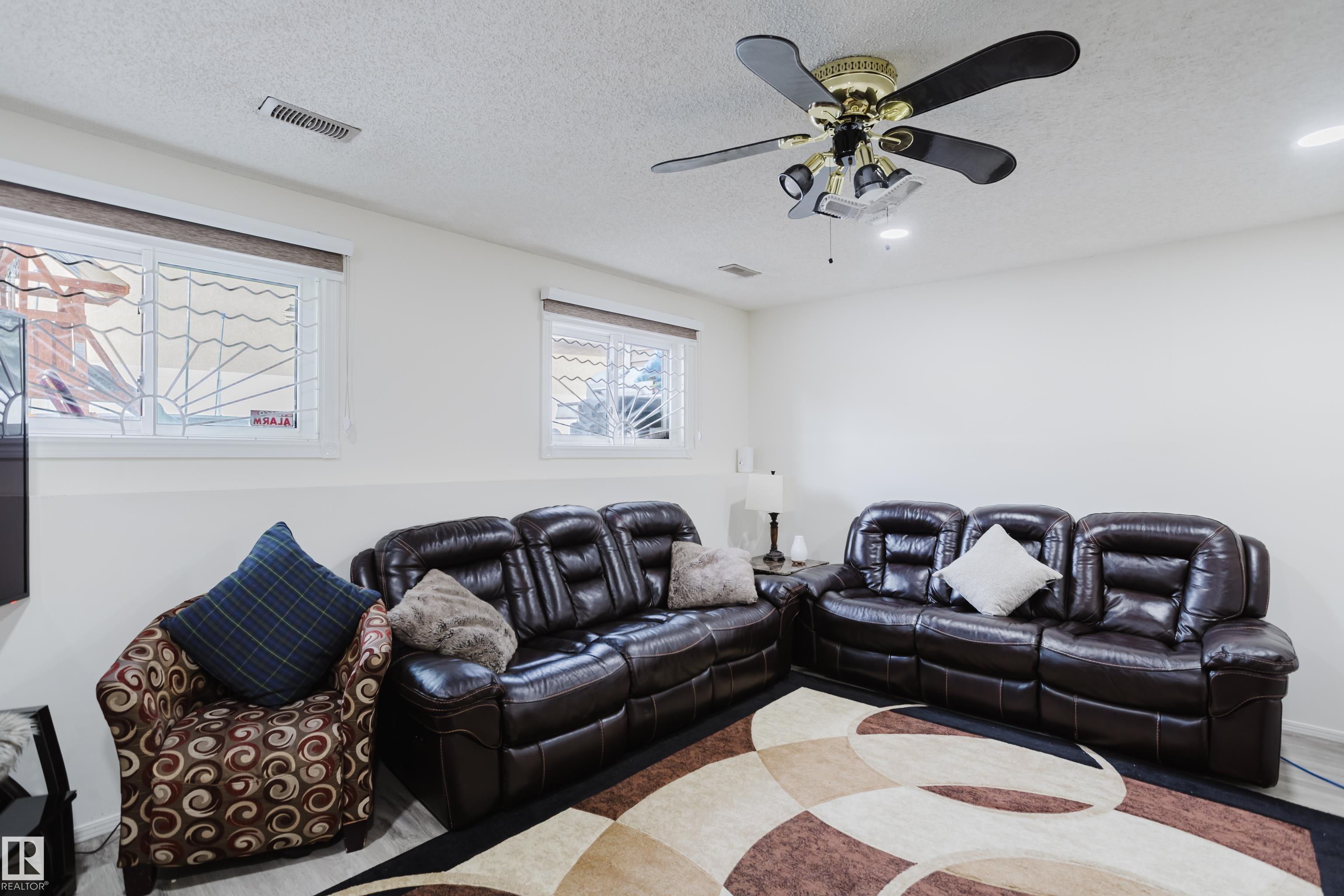 236 Lago Lindo Crescent NW, Lago Lindo, Edmonton