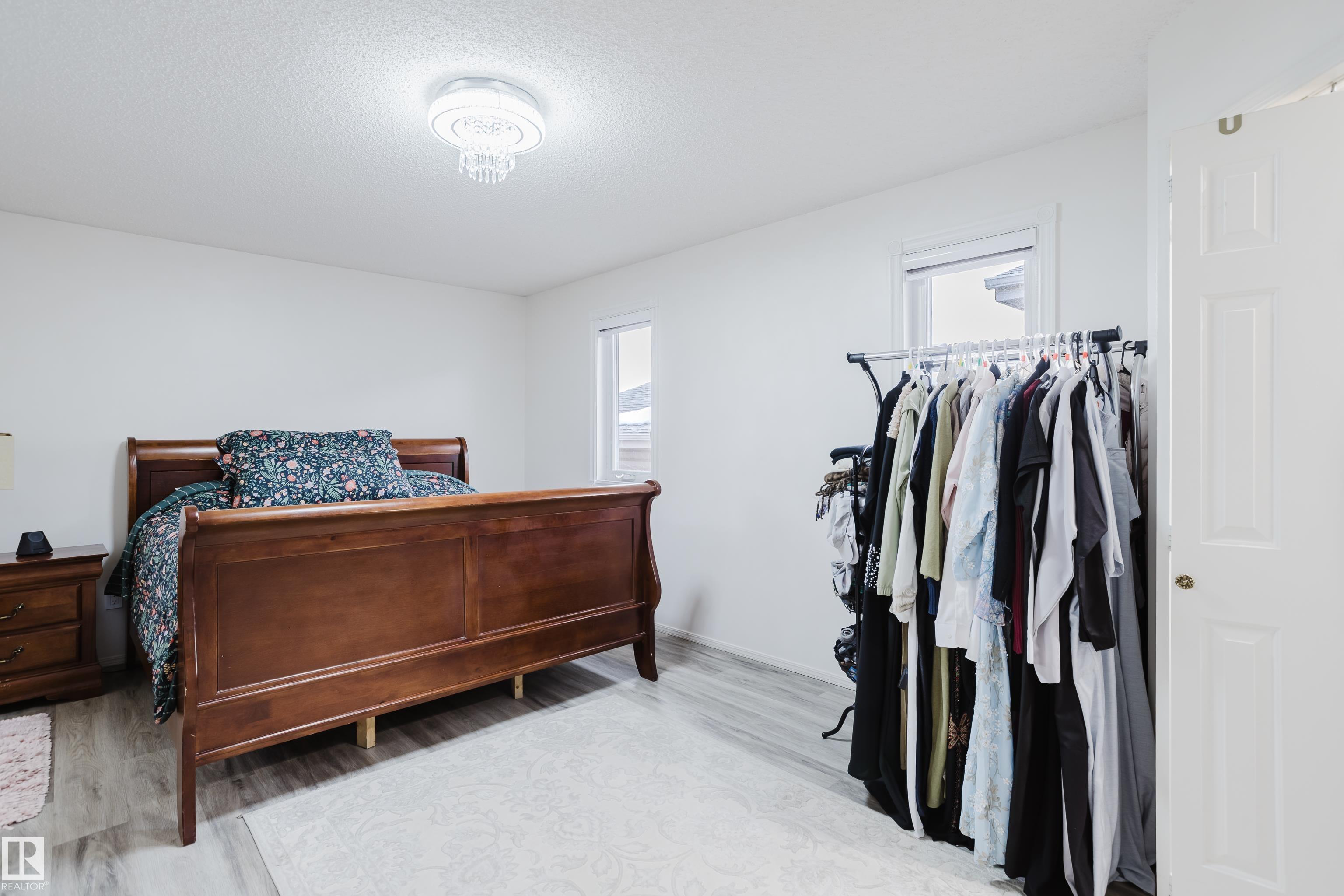 Photo 23 at 236 Lago Lindo Crescent NW, Lago Lindo, Edmonton