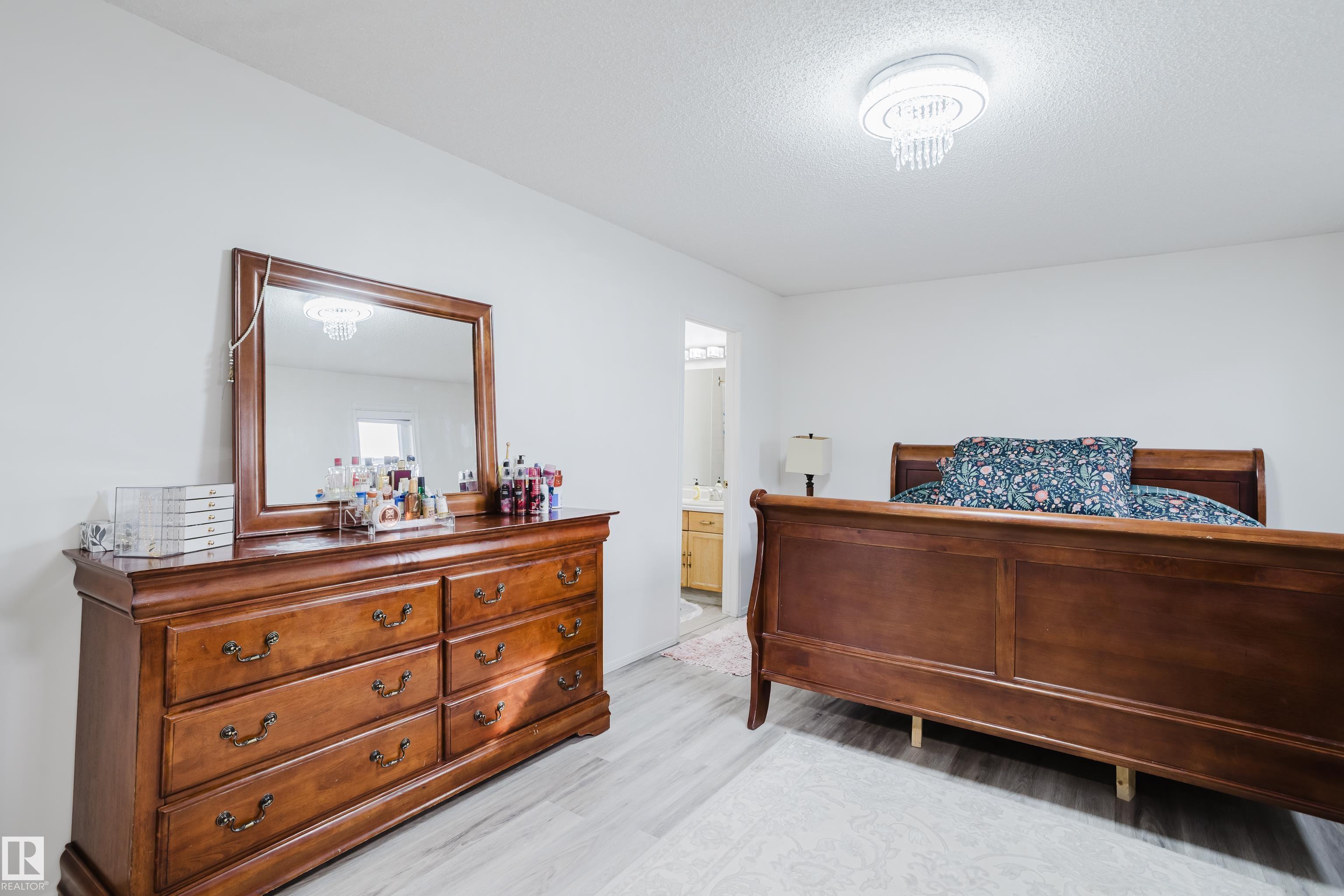 Photo 24 at 236 Lago Lindo Crescent NW, Lago Lindo, Edmonton