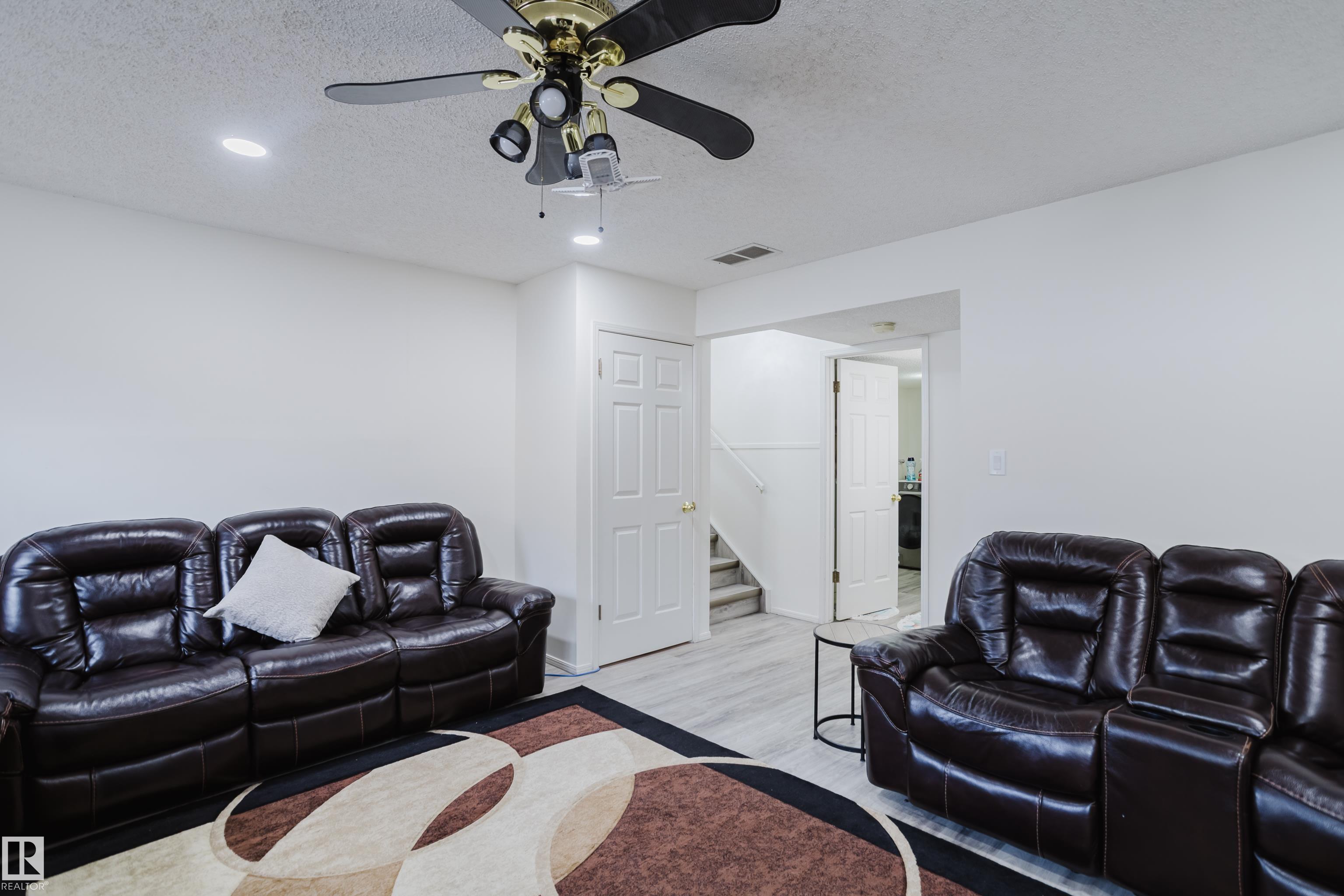 236 Lago Lindo Crescent NW, Lago Lindo, Edmonton