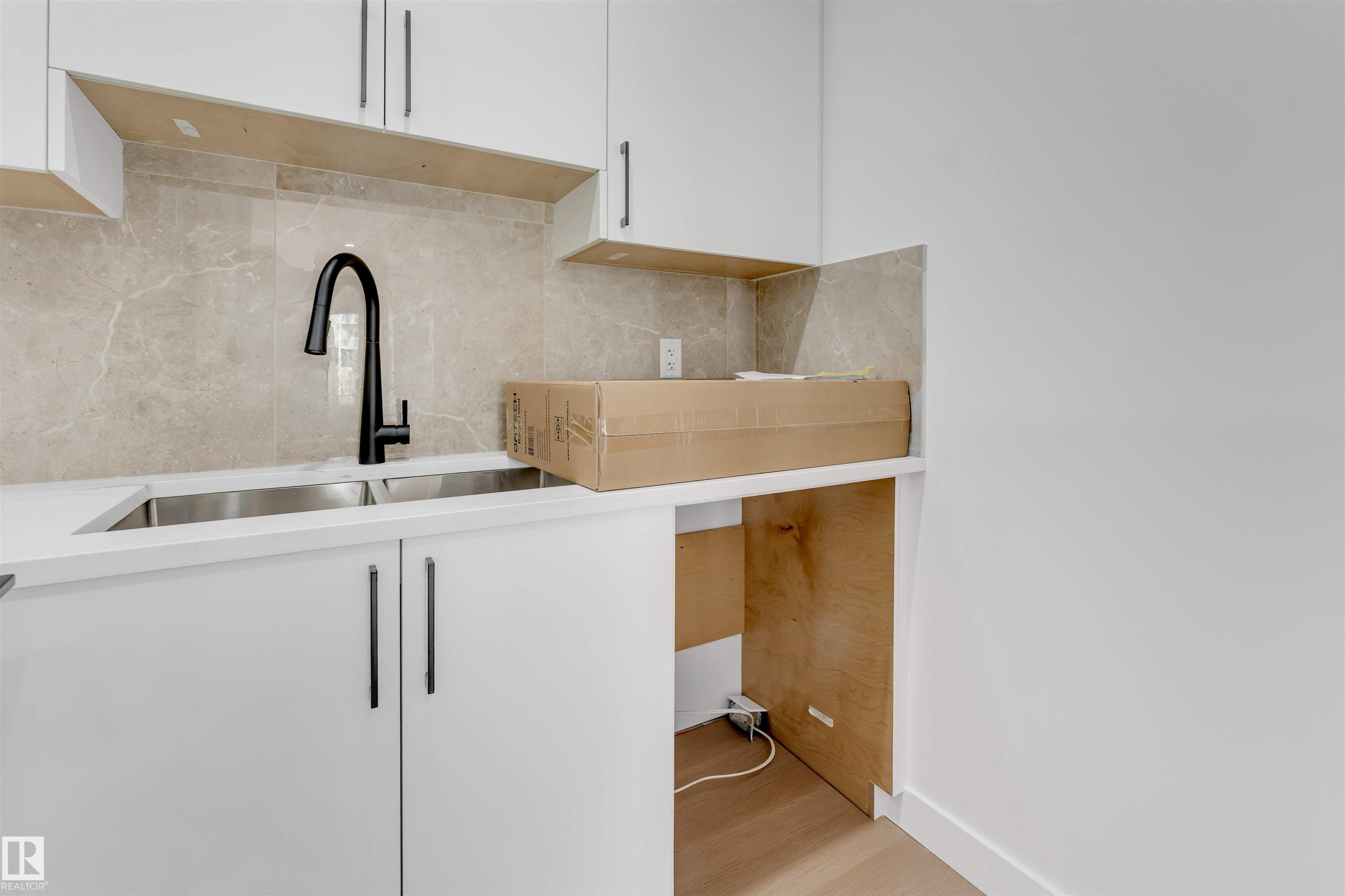 Photo 7 at 138 Creekside Lane, Creekside, Leduc
