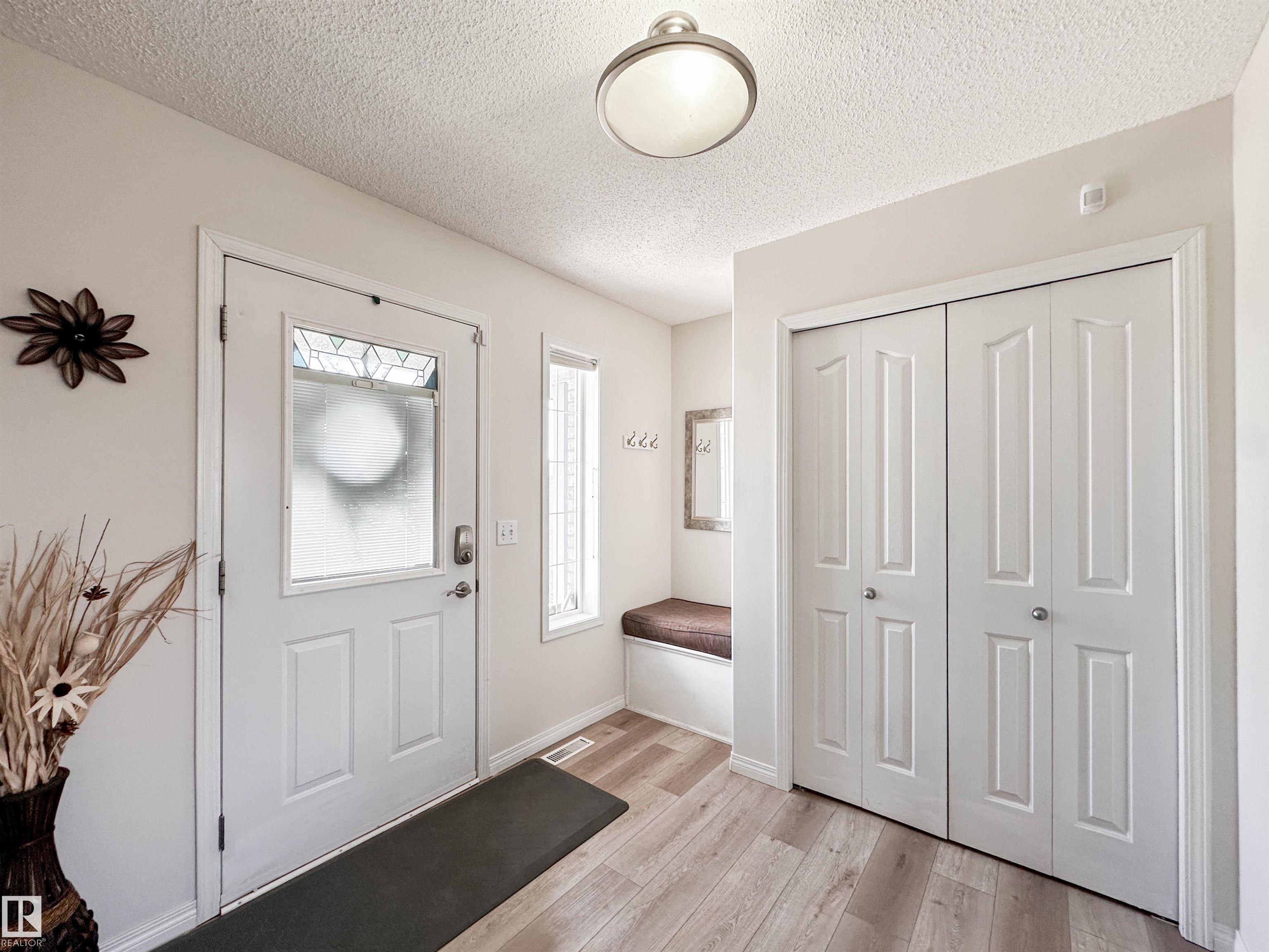 6 Norfolk Close, North Ridge, St. Albert