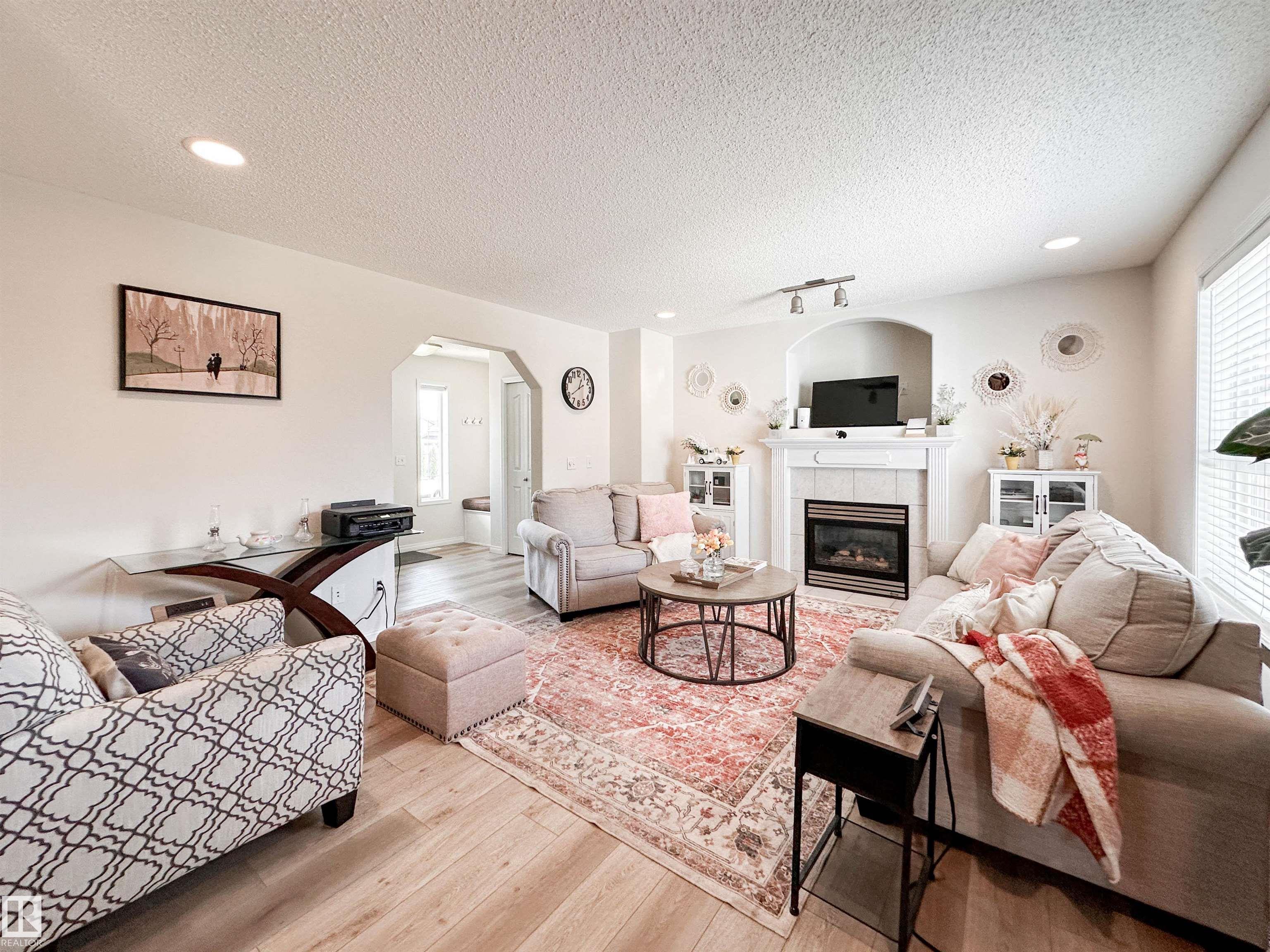 Photo 11 at 6 Norfolk Close, North Ridge, St. Albert