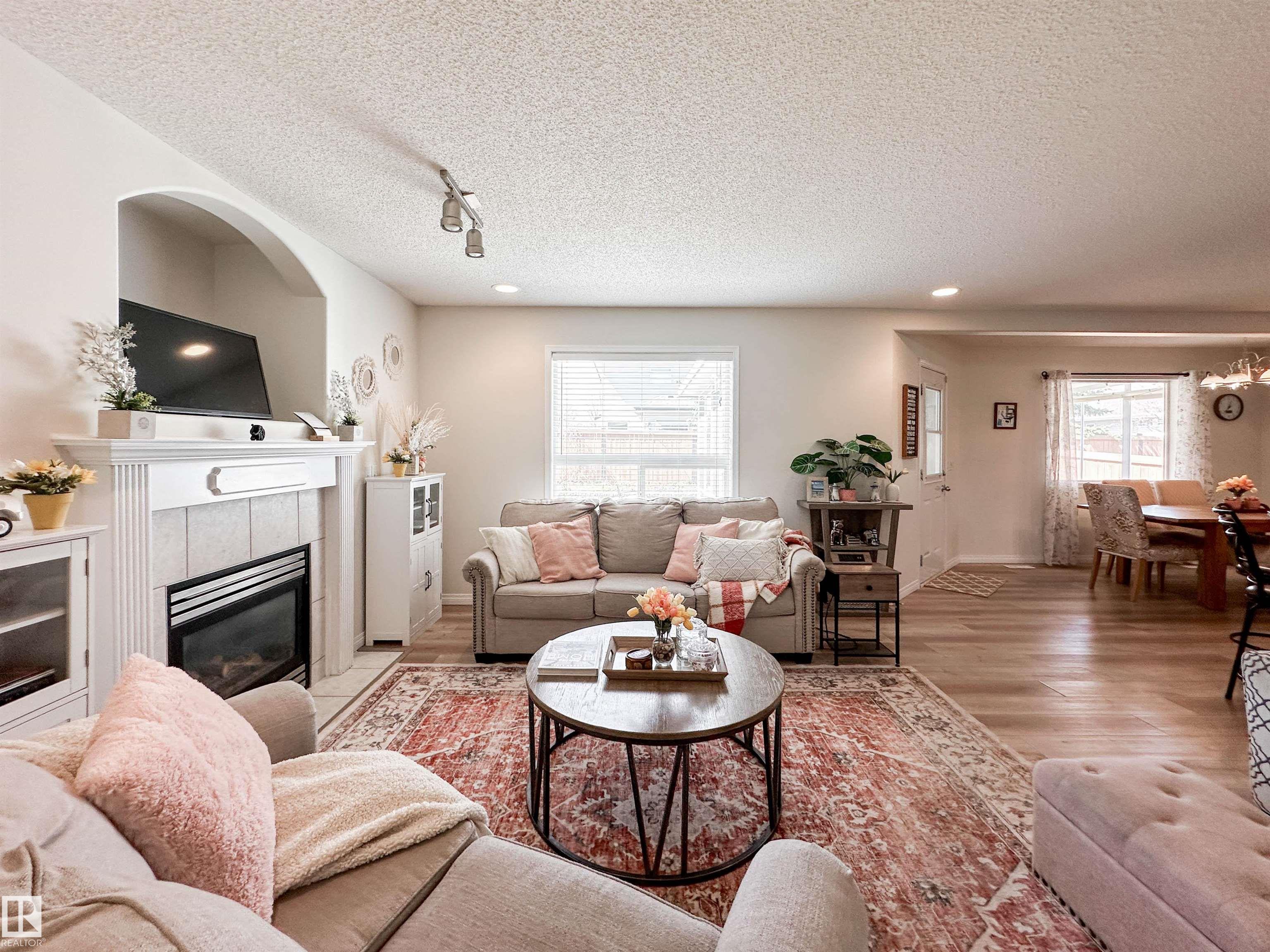 Photo 6 at 6 Norfolk Close, North Ridge, St. Albert