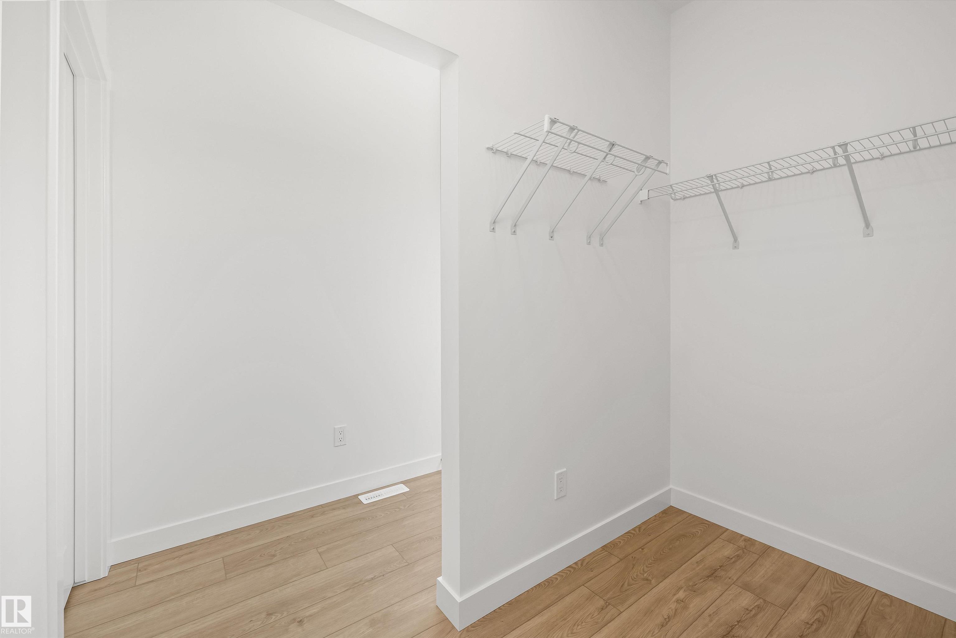 https://zimg.paragon.ice.com/ParagonImages/Property/PM/RAE/225399436/16/0/0/244f650653c9ca83ee1056933272a757/1/94f9e65d0a923474570fcd83ac8a478d/225399436-363c7664-5de4-4f75-b4b6-5335f34b6773.JPG