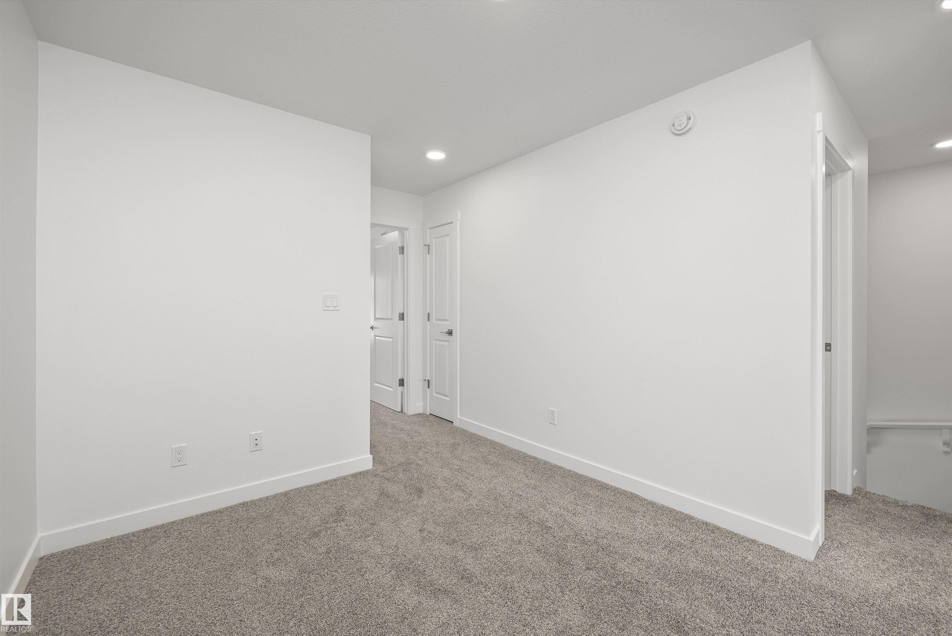 https://zimg.paragon.ice.com/ParagonImages/Property/PM/RAE/225399436/20/0/0/edcce72d547e2d8e7c266522bad5245c/1/94f9e65d0a923474570fcd83ac8a478d/225399436-58908e76-934d-4787-a9ae-d3e8c41a1abb.JPG