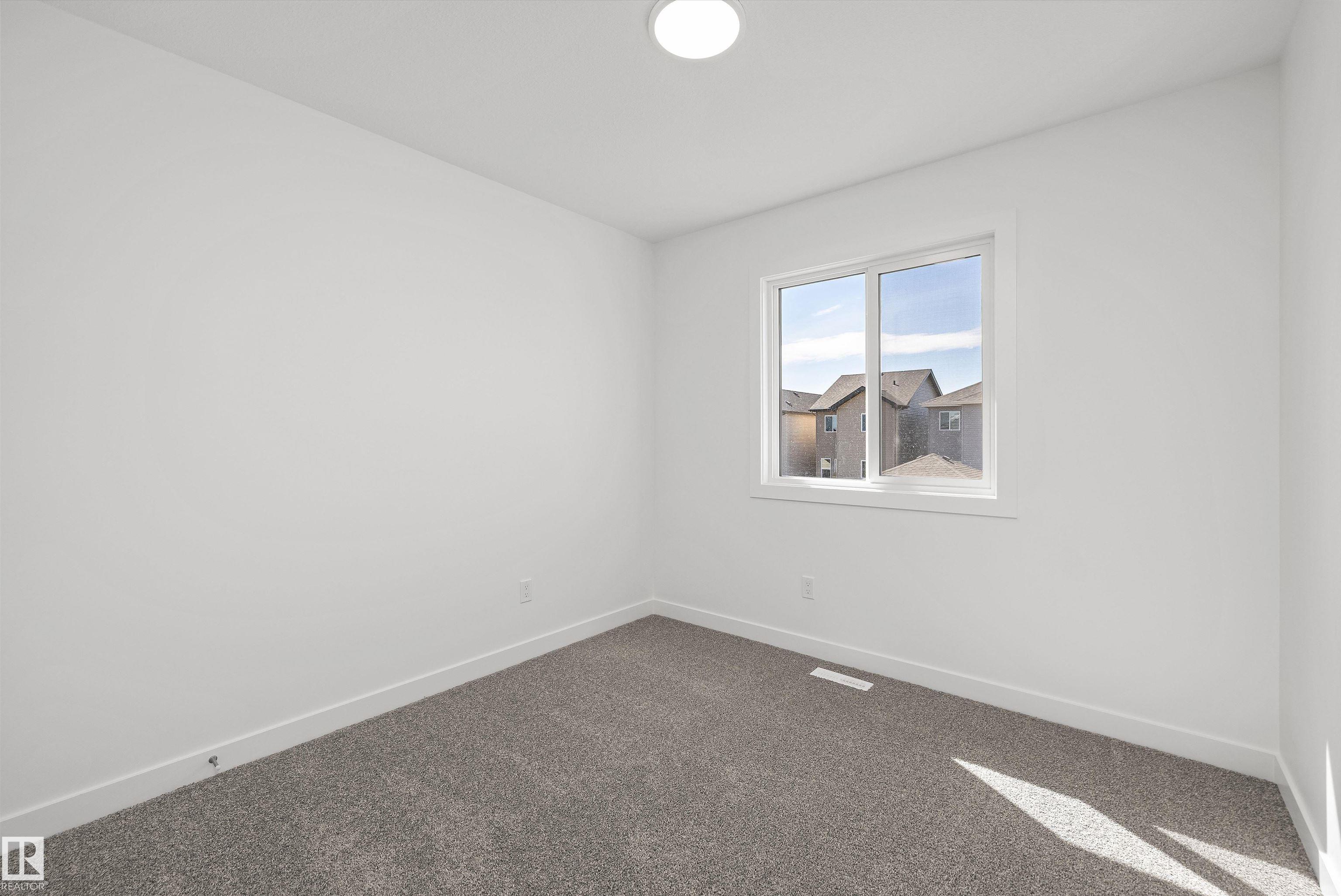 https://zimg.paragon.ice.com/ParagonImages/Property/PM/RAE/225399436/23/0/0/bb01eb0f505e0ea1fe060a102c95e749/1/94f9e65d0a923474570fcd83ac8a478d/225399436-214ebd56-e69a-4459-abe3-25244e2e321f.JPG