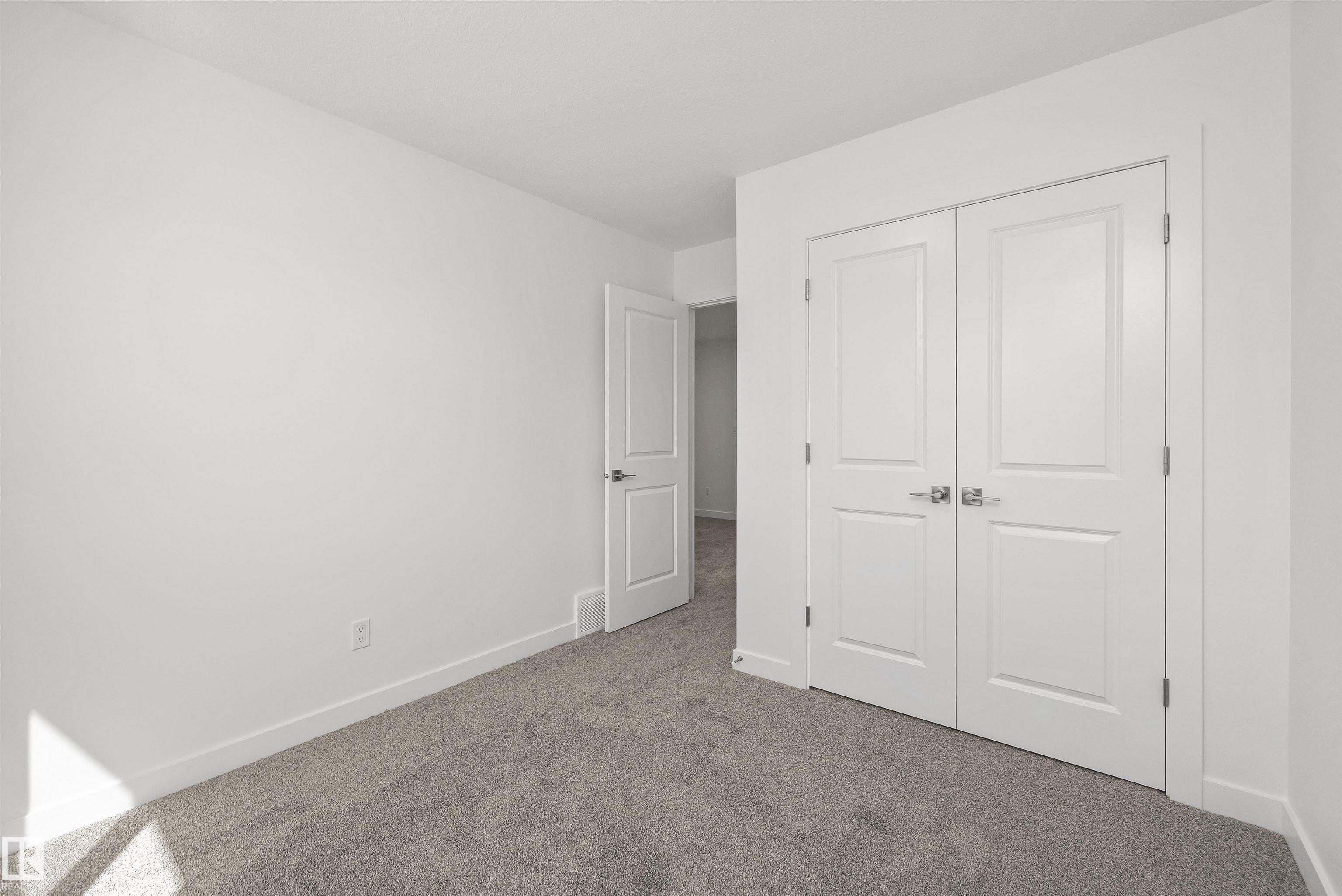 https://zimg.paragon.ice.com/ParagonImages/Property/PM/RAE/225399436/24/0/0/71f2e89b08d0ccdc60c8311522e98d9c/1/94f9e65d0a923474570fcd83ac8a478d/225399436-fa865db5-d4a6-4f5c-9d07-08729c2ee95d.JPG