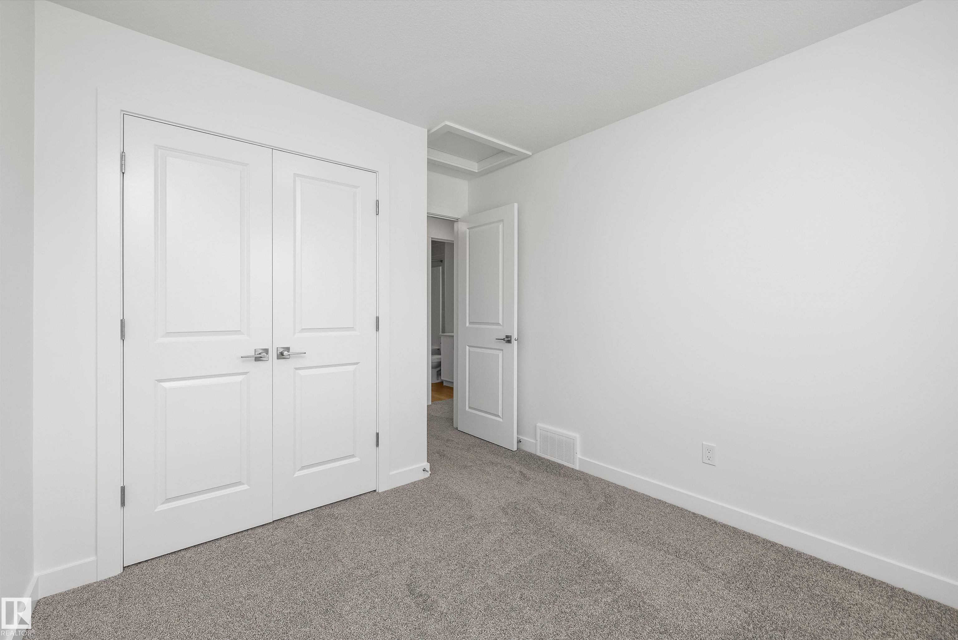 https://zimg.paragon.ice.com/ParagonImages/Property/PM/RAE/225399436/27/0/0/f49876cb46b5182cbf608ef2c8b35a2a/1/94f9e65d0a923474570fcd83ac8a478d/225399436-e992089a-36f3-4bbd-b22a-2ef2e3c3784a.JPG