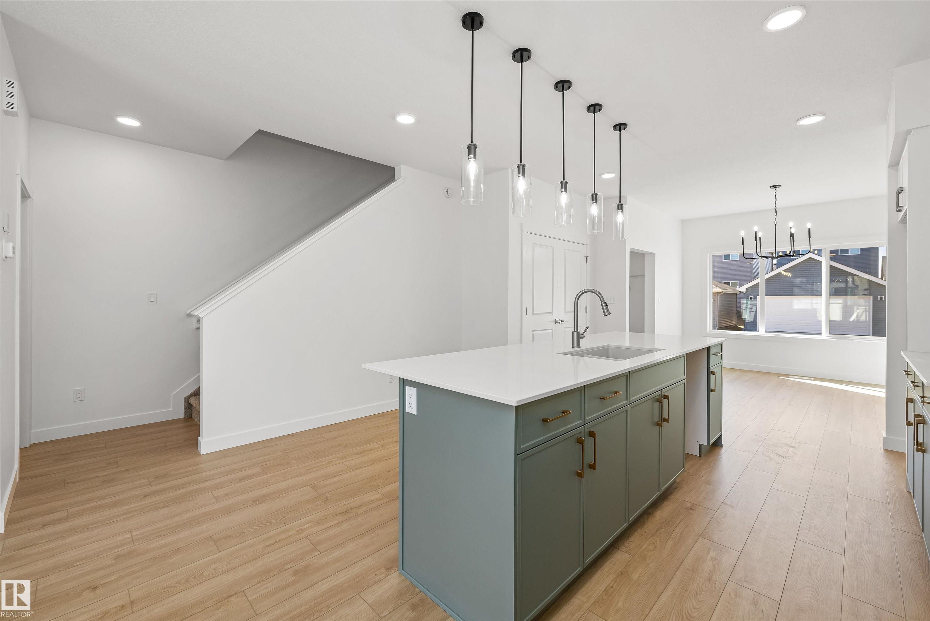 https://zimg.paragon.ice.com/ParagonImages/Property/PM/RAE/225399436/9/0/0/56173b2d62337805510aa7f4939c083f/1/94f9e65d0a923474570fcd83ac8a478d/225399436-33e3ce5a-0d2c-40eb-be99-d362da280216.JPG
