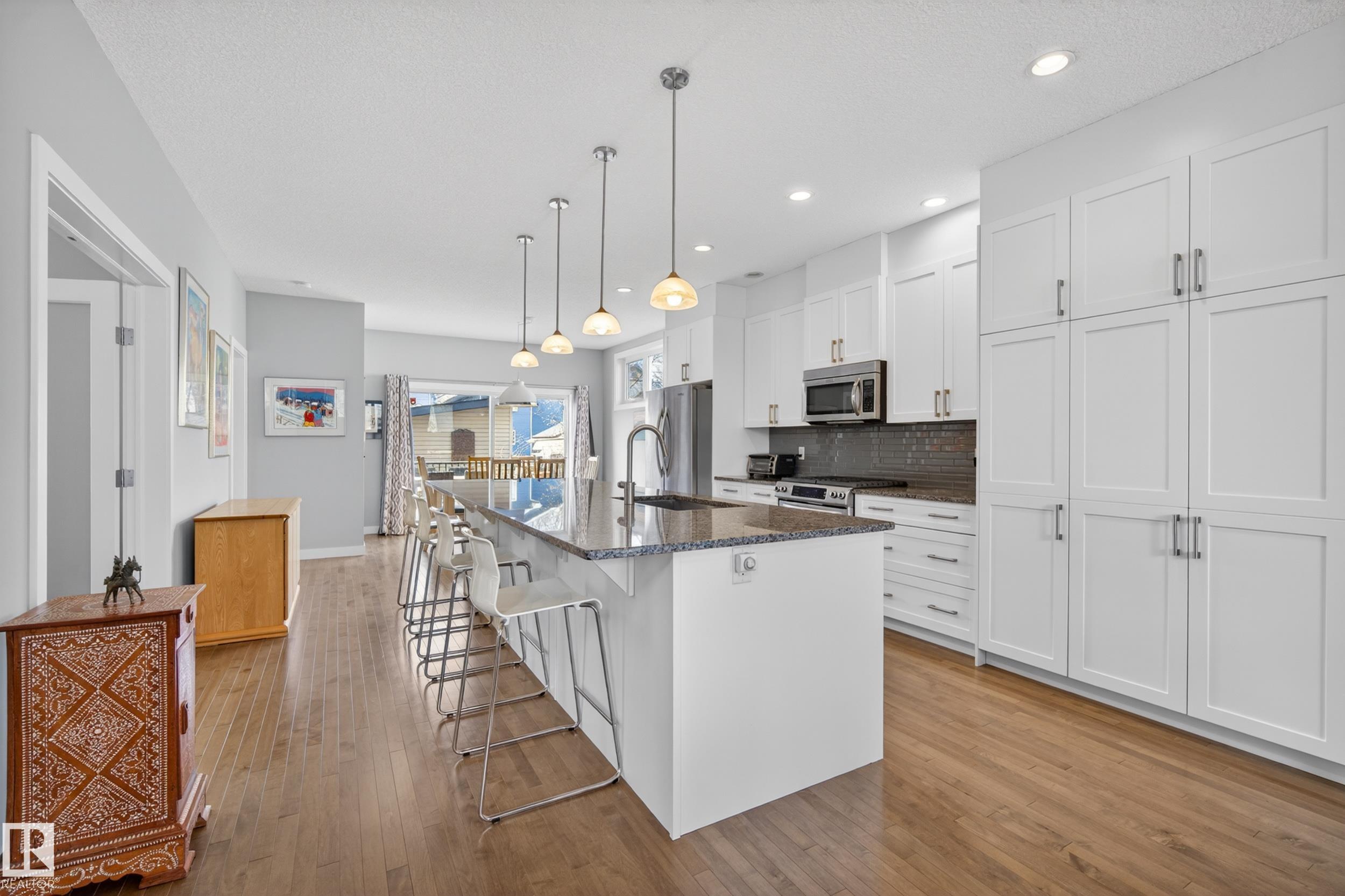 https://zimg.paragon.ice.com/ParagonImages/Property/PM/RAE/225399440/10/0/0/d896d7a0e9bd24d613b98b8626db05c0/1/fd921420f2b11004d089754d56759933/225399440-2c0e8741-352a-4919-a91e-deca579eccdd.JPG
