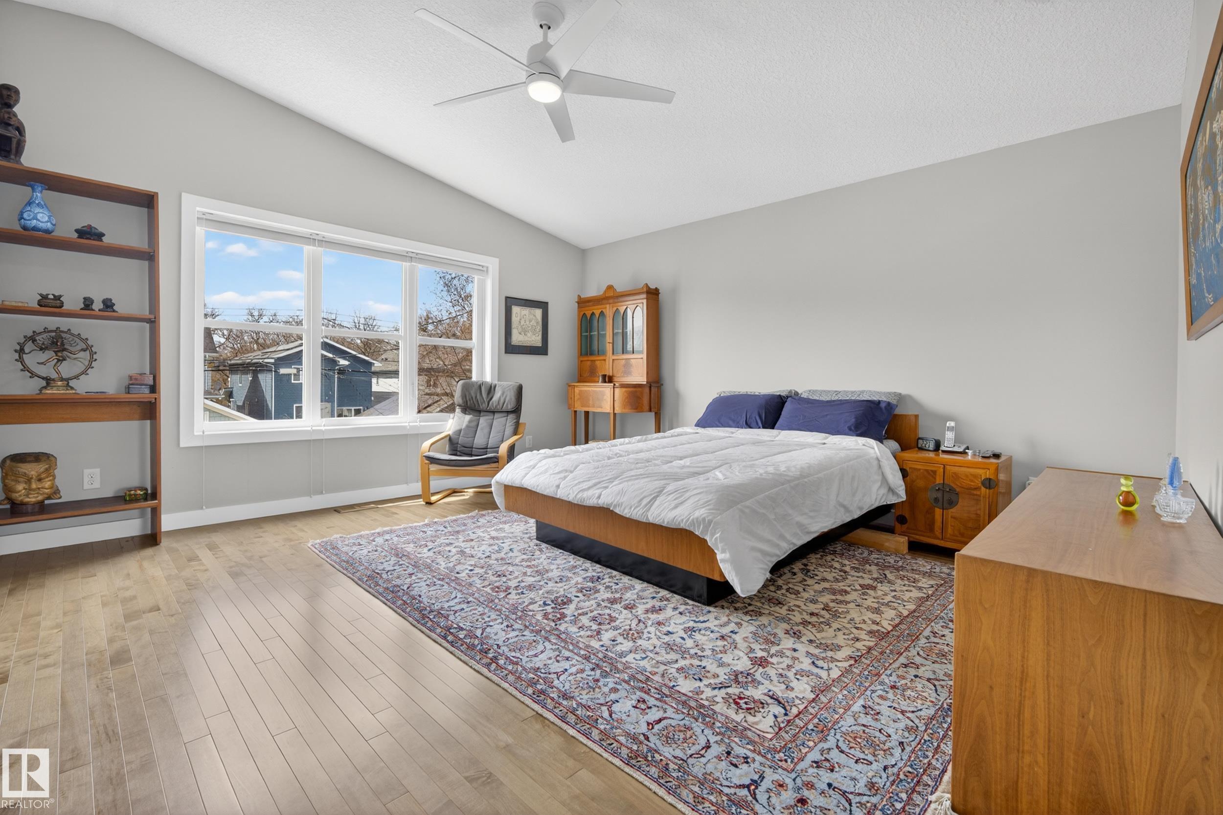 https://zimg.paragon.ice.com/ParagonImages/Property/PM/RAE/225399440/22/0/0/6605bb508ee4ca1f1c1616006f07a796/1/fd921420f2b11004d089754d56759933/225399440-3a12b928-3752-4970-96b3-c794c15f49c0.JPG