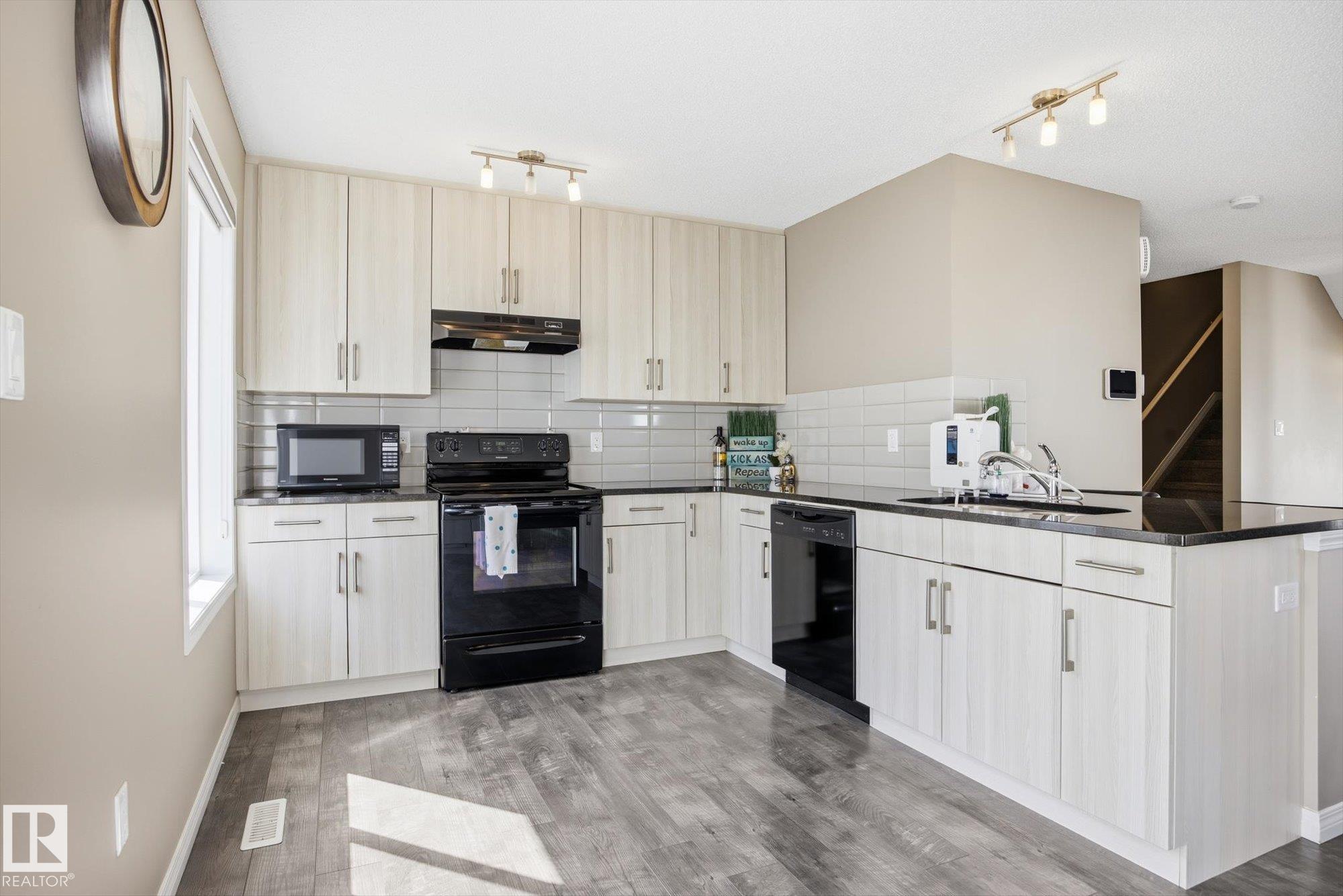 https://zimg.paragon.ice.com/ParagonImages/Property/PM/RAE/225399446/14/0/0/f25e9d360292e19b9ebfcb816079c37c/1/5e5258aab98f024b87e05814e687d8f3/225399446-941351ac-6d21-4cf4-a68c-e69ef987b115.JPG