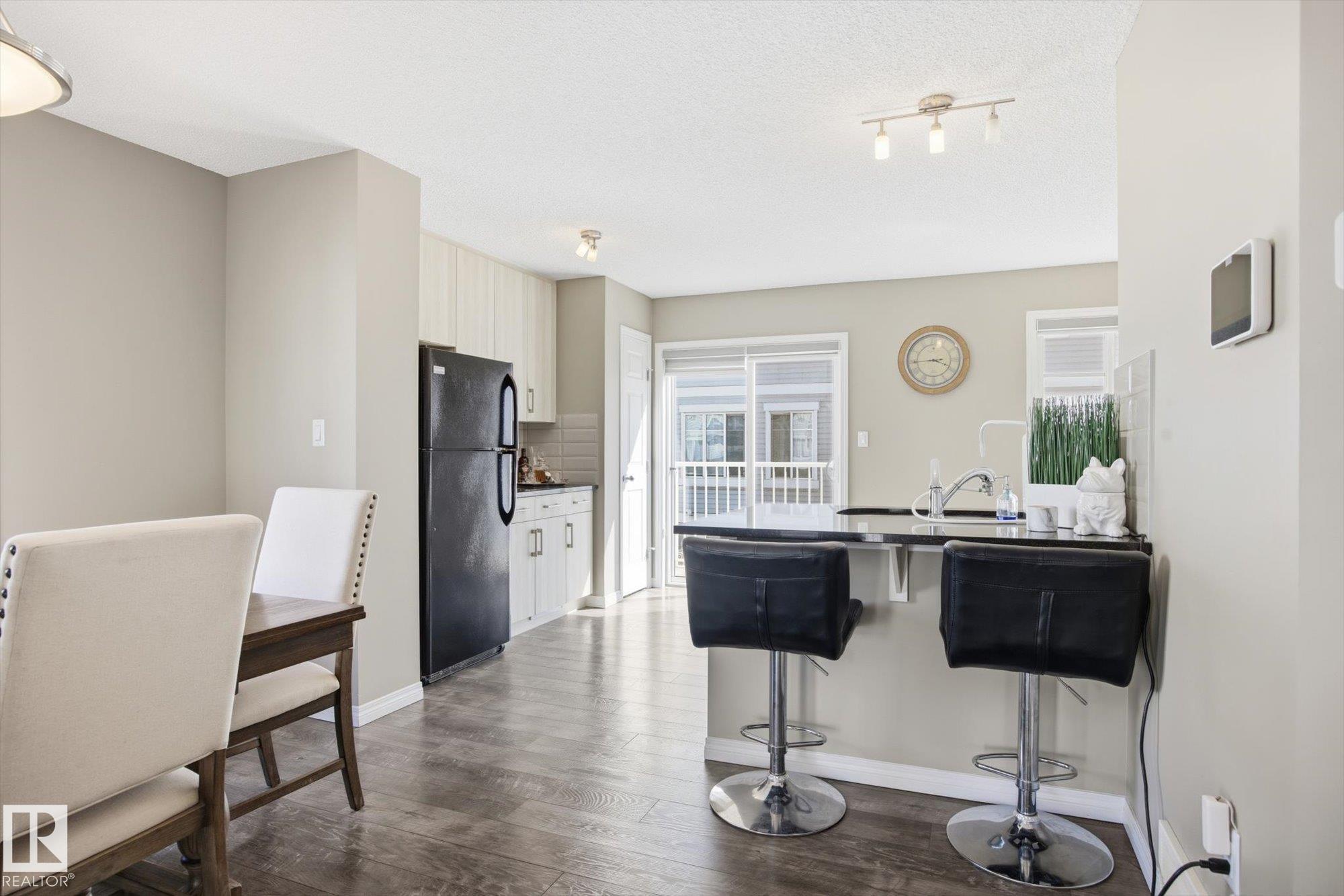 https://zimg.paragon.ice.com/ParagonImages/Property/PM/RAE/225399446/8/0/0/ea657ec7c073fe2148b4a8af265dee75/1/5e5258aab98f024b87e05814e687d8f3/225399446-d2a88250-b4da-4c26-97ae-0c5237e51289.JPG