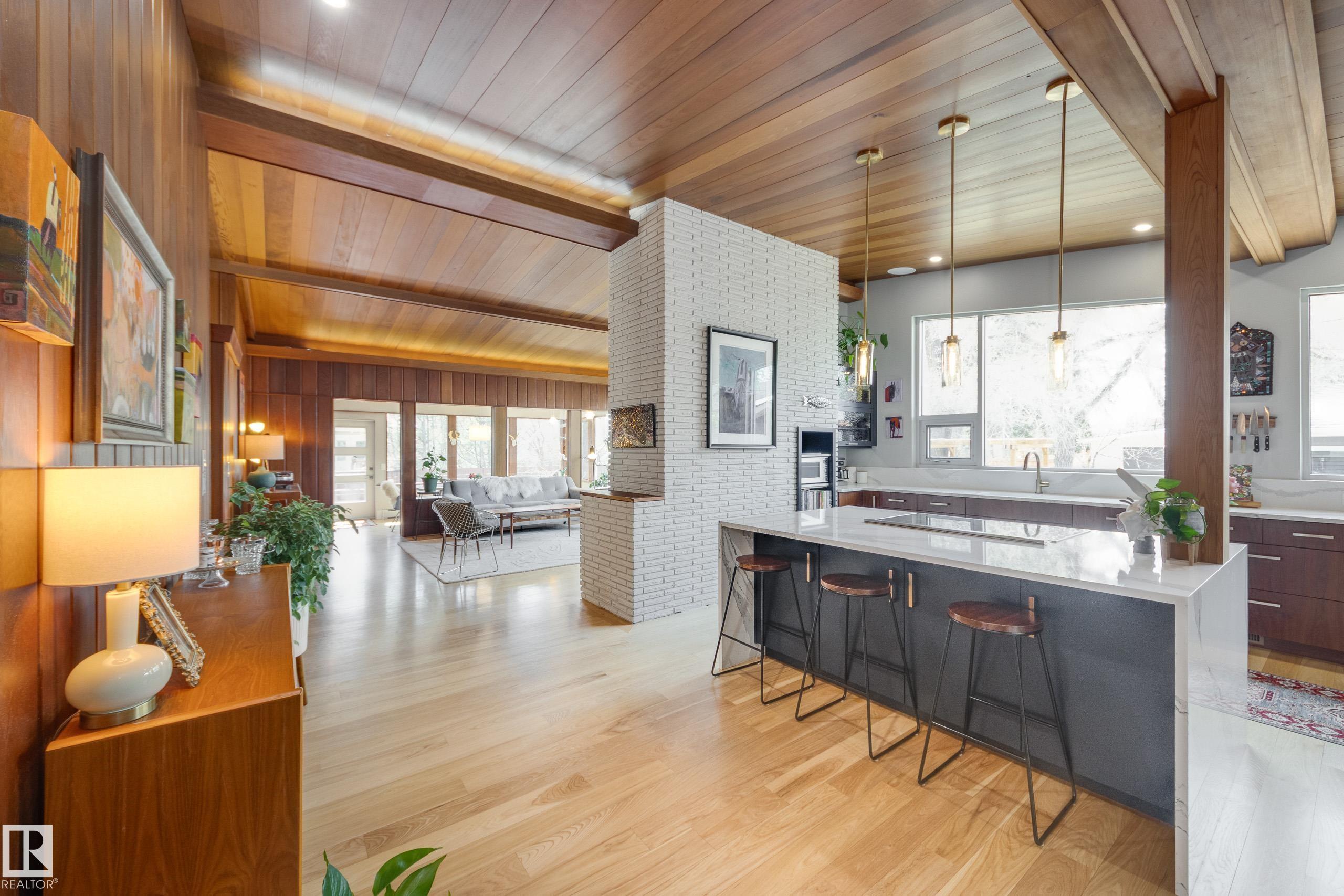 https://zimg.paragon.ice.com/ParagonImages/Property/PM/RAE/225399452/10/0/0/a79c907bcb6e95565eb93df5b183682c/1/c584d0d6c80a954d9f0aa7608a9c62f2/225399452-1614e10b-3cb5-4841-849d-a4d5537f3484.JPG