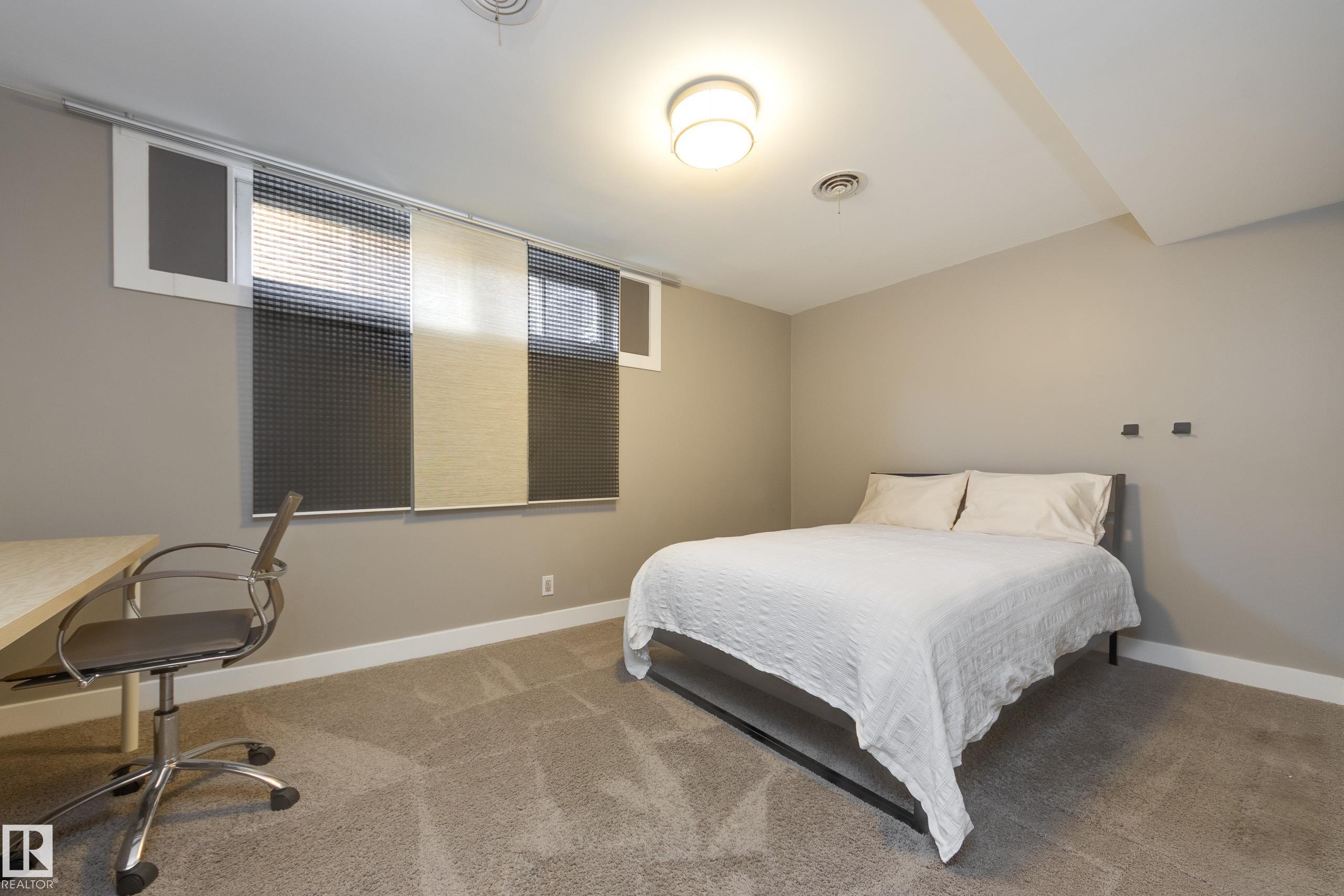 https://zimg.paragon.ice.com/ParagonImages/Property/PM/RAE/225399452/32/0/0/e996c0d569f16ae0c2424935a3189afd/1/c584d0d6c80a954d9f0aa7608a9c62f2/225399452-32859561-49d7-454a-a808-3aabf90fafeb.JPG
