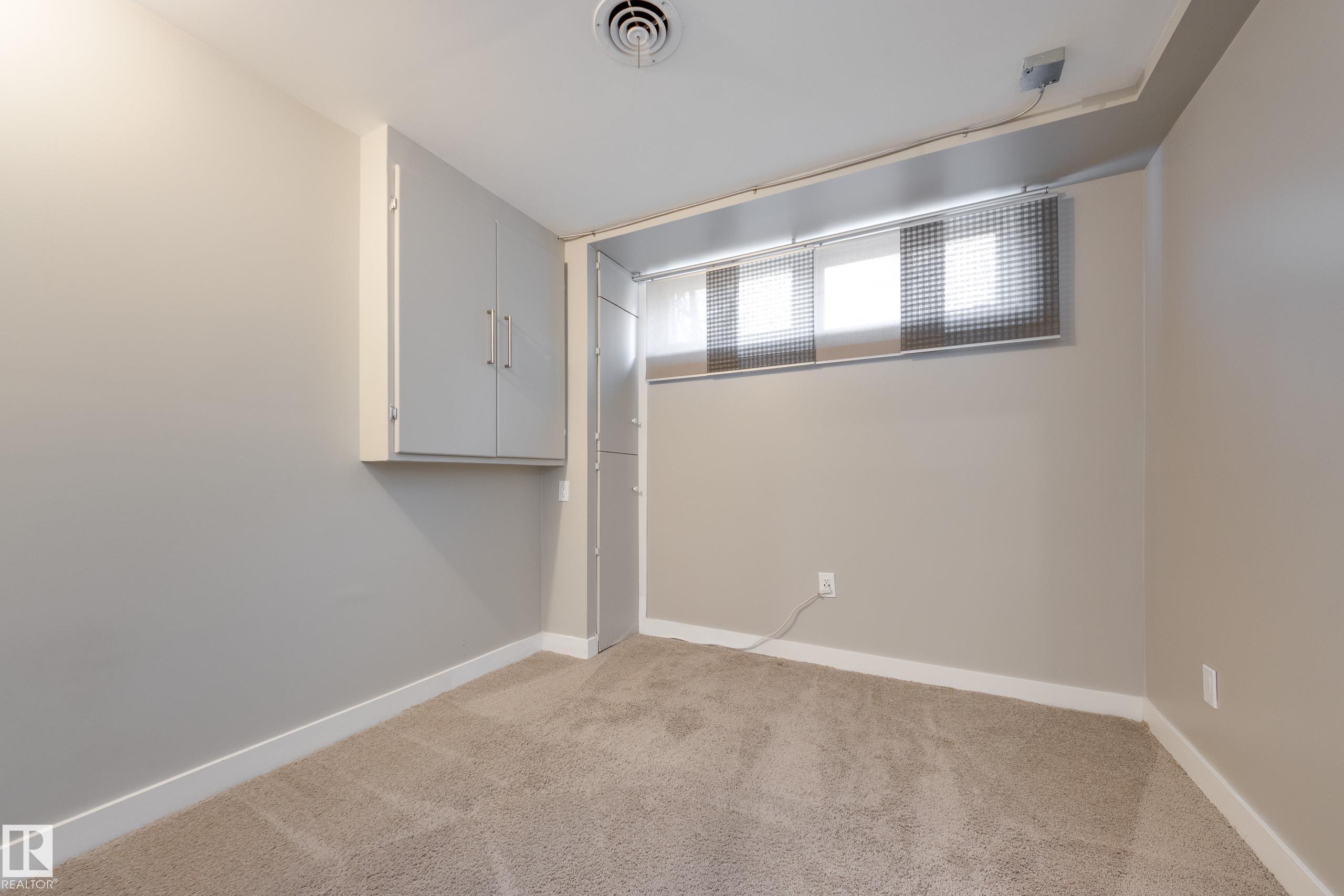 https://zimg.paragon.ice.com/ParagonImages/Property/PM/RAE/225399452/33/0/0/5d5ced735432420467f3913c4944b360/1/c584d0d6c80a954d9f0aa7608a9c62f2/225399452-2507d340-e6f0-45c8-9d38-cbfe819dd013.JPG