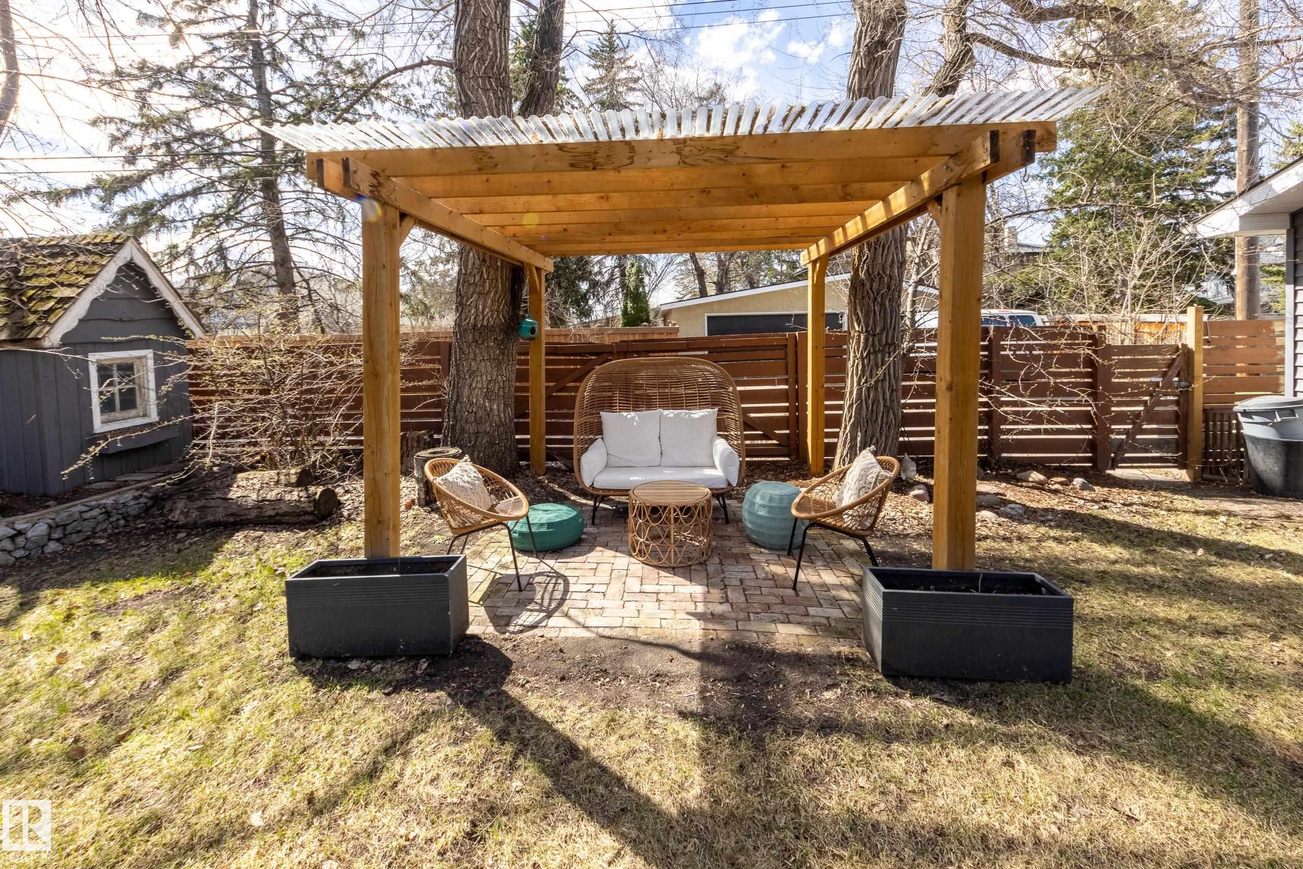 https://zimg.paragon.ice.com/ParagonImages/Property/PM/RAE/225399452/44/0/0/6afbdf4b6e9a6d7f2ca8124f0c9dd14d/1/c584d0d6c80a954d9f0aa7608a9c62f2/225399452-9b14bdd6-1556-480e-94dd-d942deb968d6.JPG