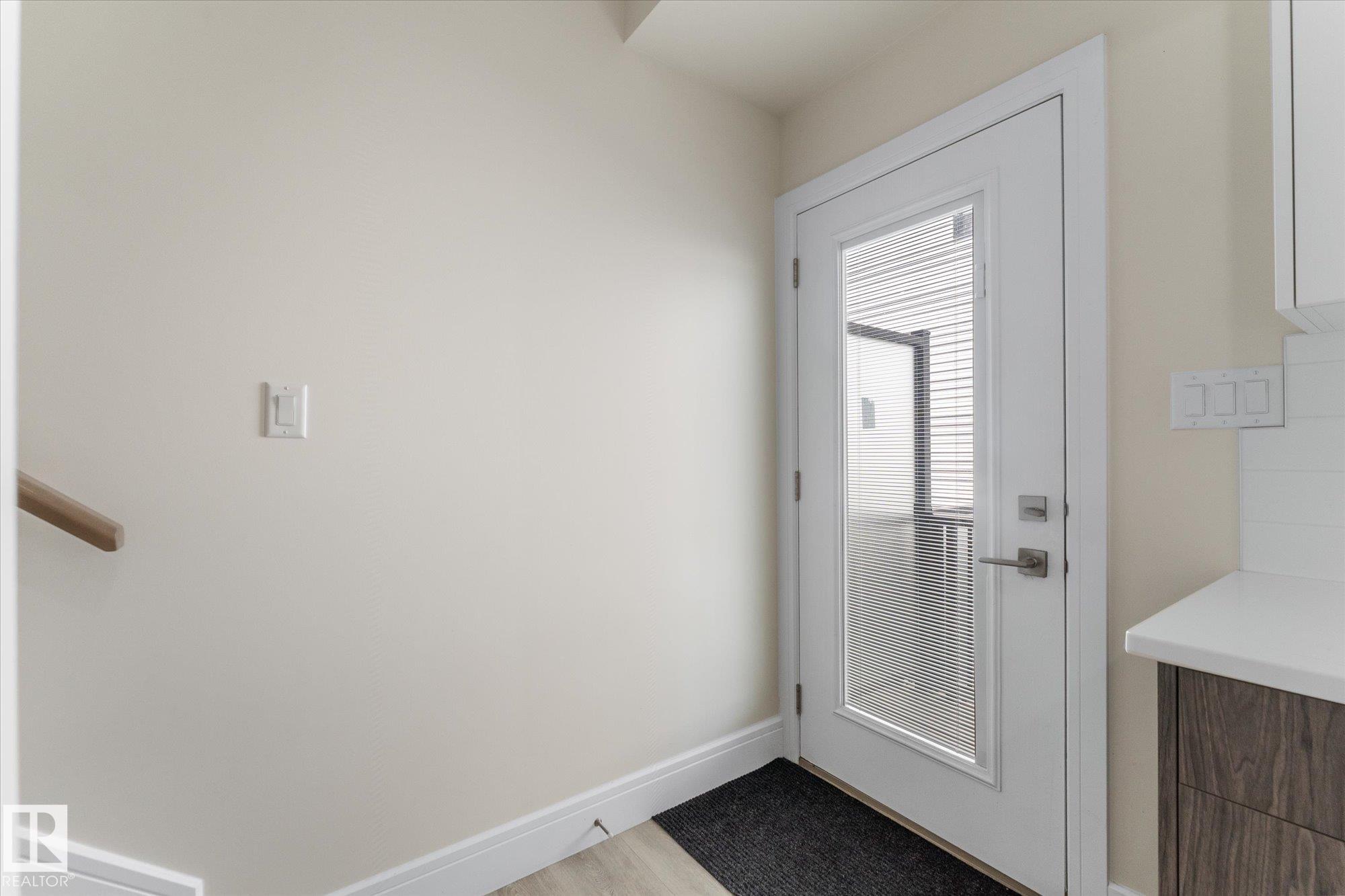 Photo 13 at 14914 108 Avenue NW, High Park, Edmonton