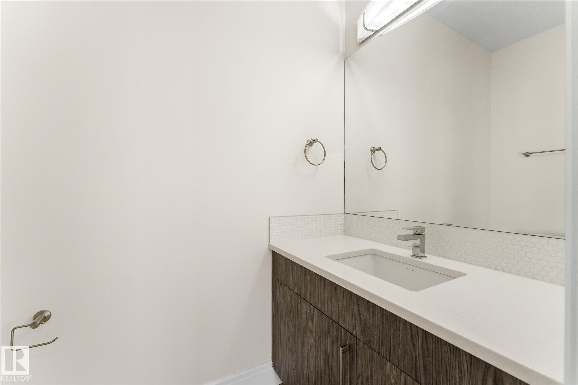 Photo 31 at 14914 108 Avenue NW, High Park, Edmonton