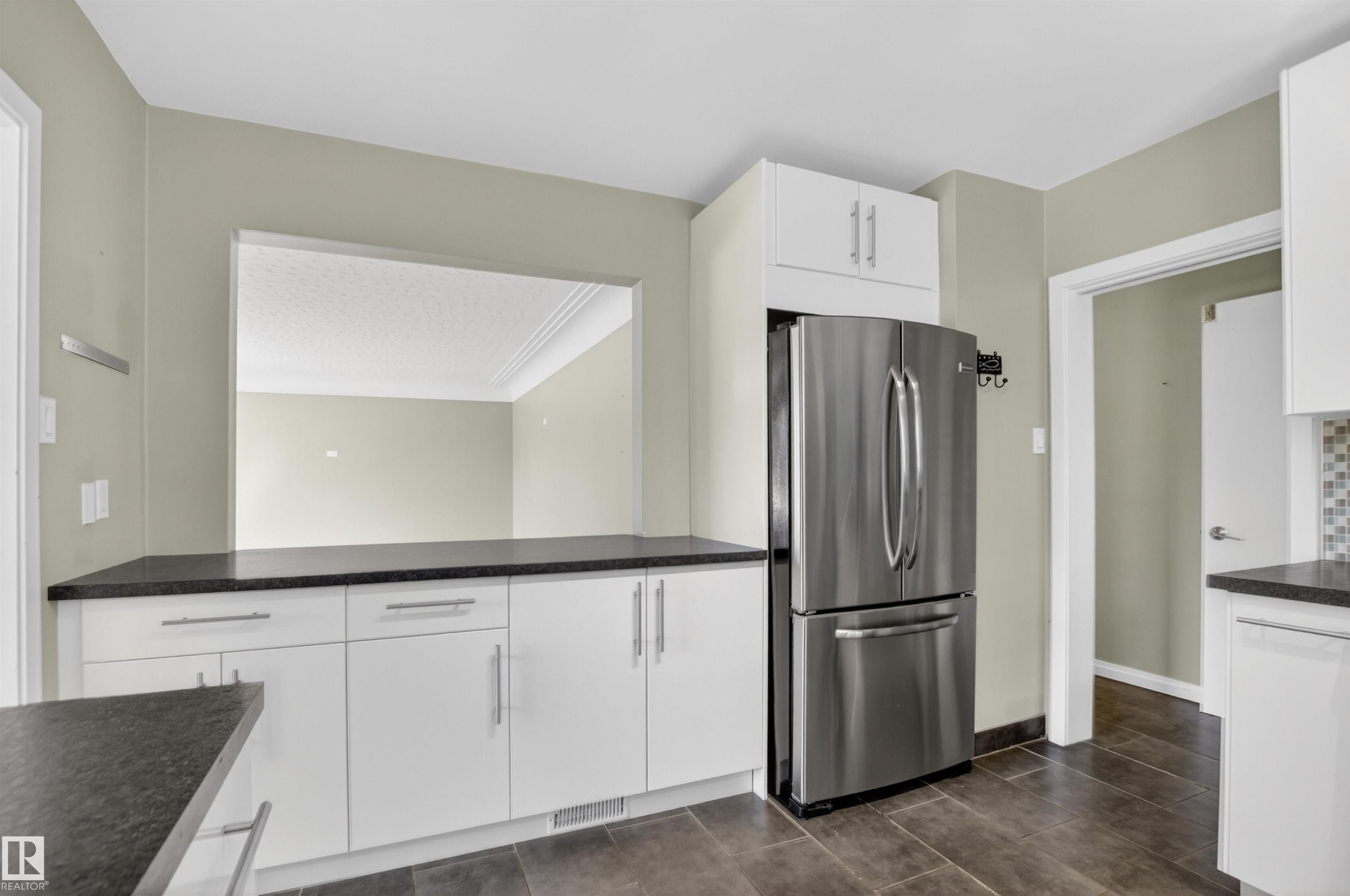 Photo 12 at 14232 95 Avenue NW, Crestwood, Edmonton