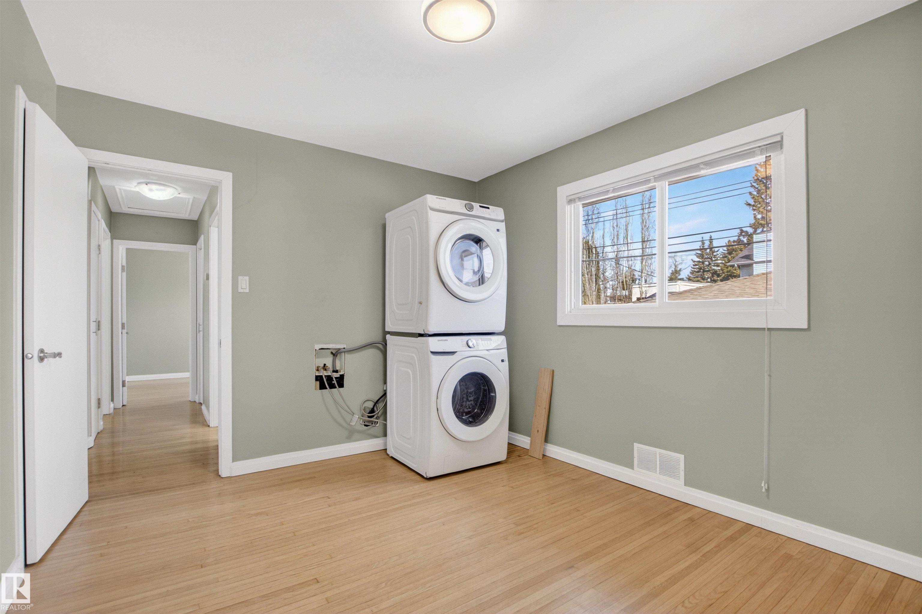 Photo 15 at 14232 95 Avenue NW, Crestwood, Edmonton