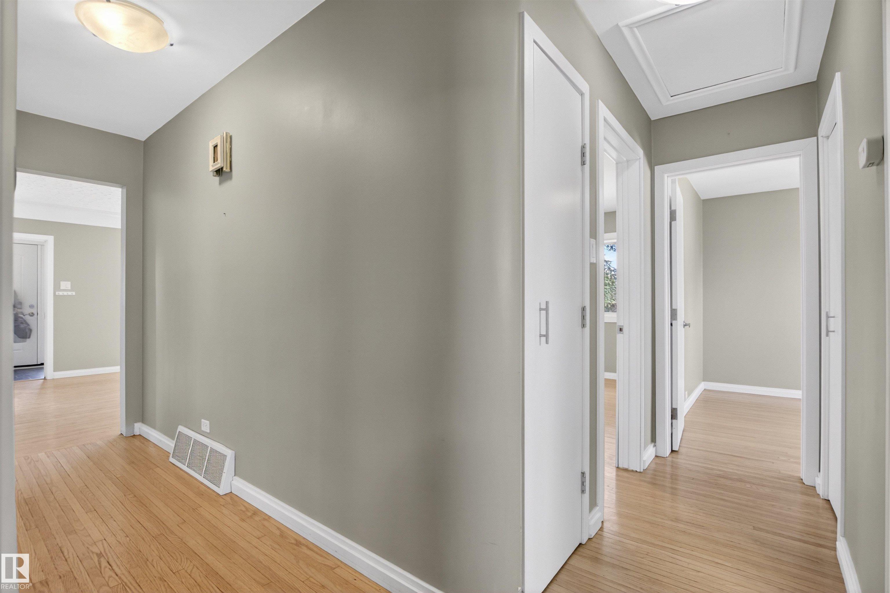 Photo 16 at 14232 95 Avenue NW, Crestwood, Edmonton