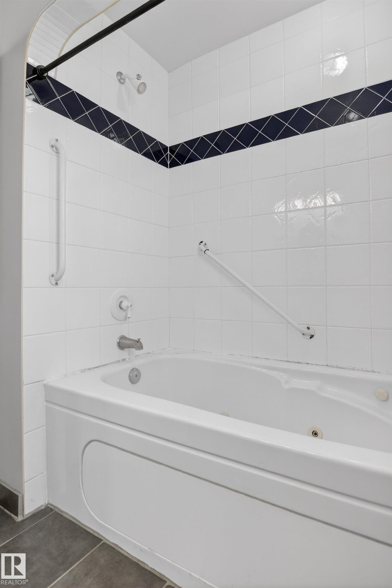 Photo 20 at 14232 95 Avenue NW, Crestwood, Edmonton