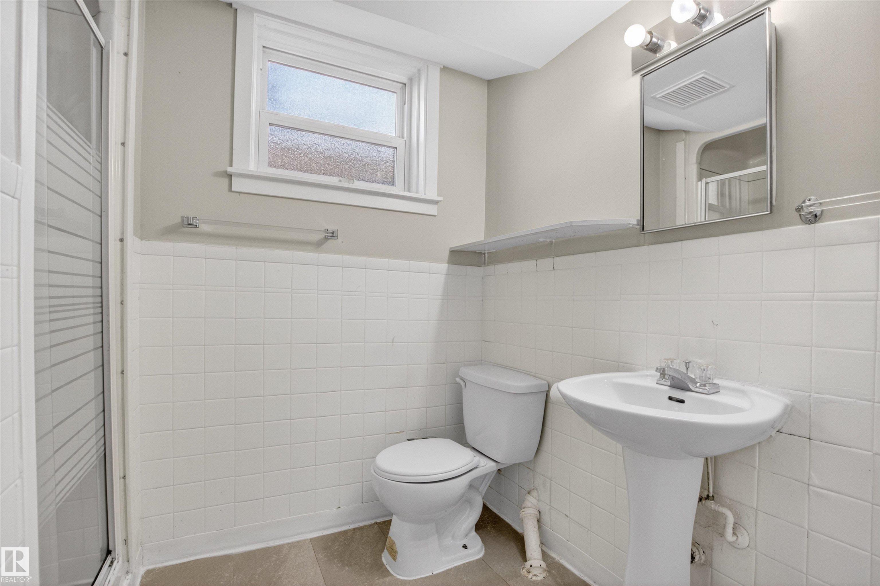 Photo 36 at 14232 95 Avenue NW, Crestwood, Edmonton