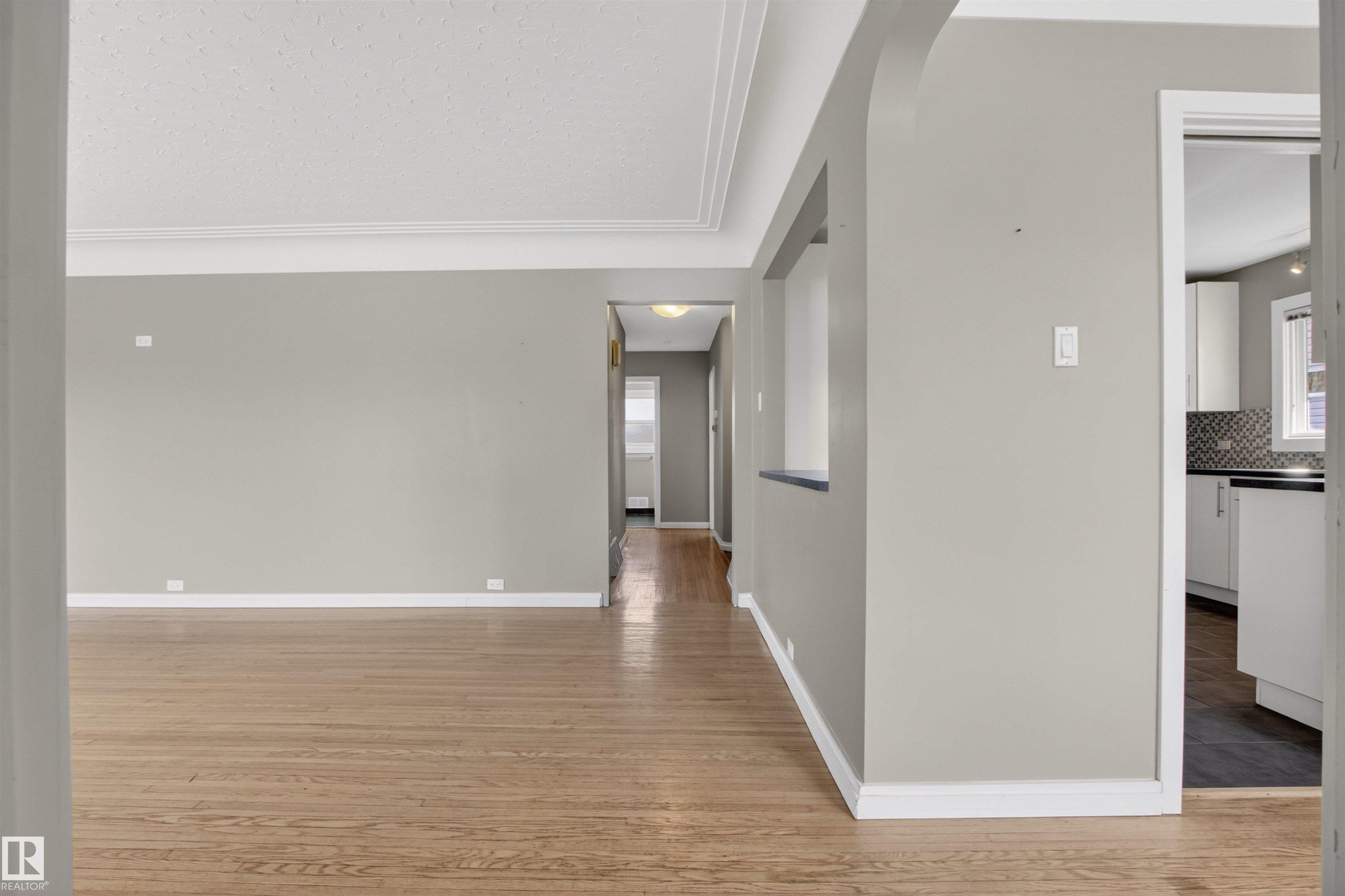 Photo 6 at 14232 95 Avenue NW, Crestwood, Edmonton
