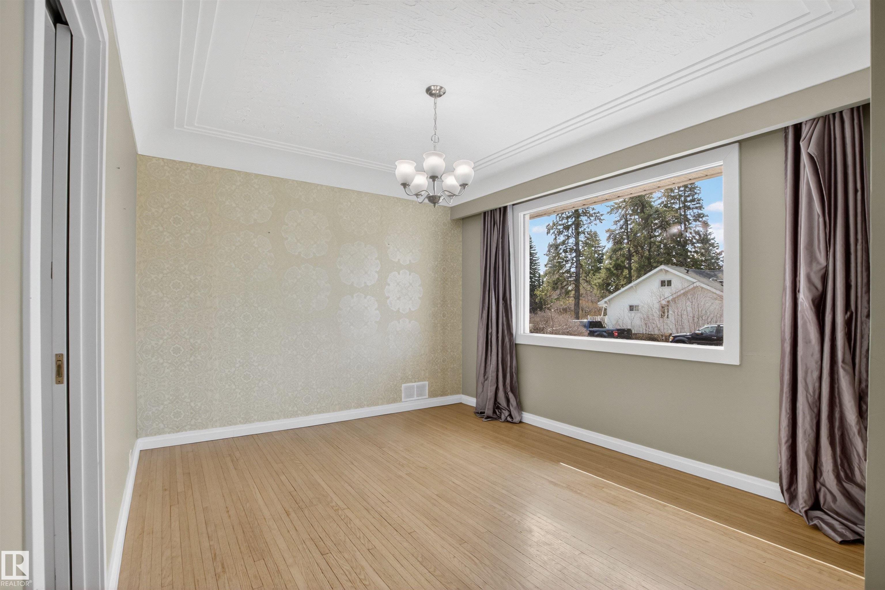 Photo 8 at 14232 95 Avenue NW, Crestwood, Edmonton