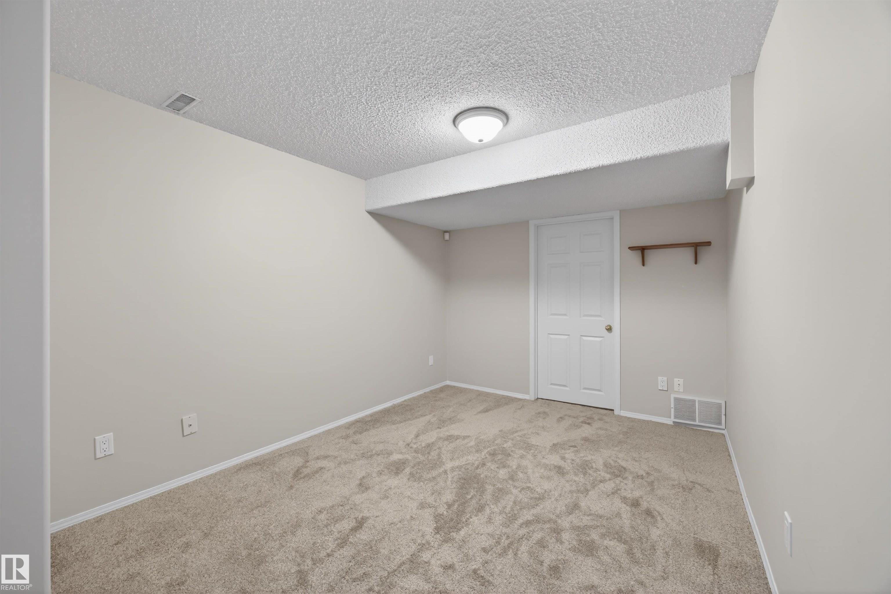 https://zimg.paragon.ice.com/ParagonImages/Property/PM/RAE/225399460/37/0/0/5f6708e6145c16386511989c47dcabad/1/579392ba0a01a99463dffa4098469559/225399460-7dad3401-a713-4d0a-bbd6-5f8d8030e842.JPG