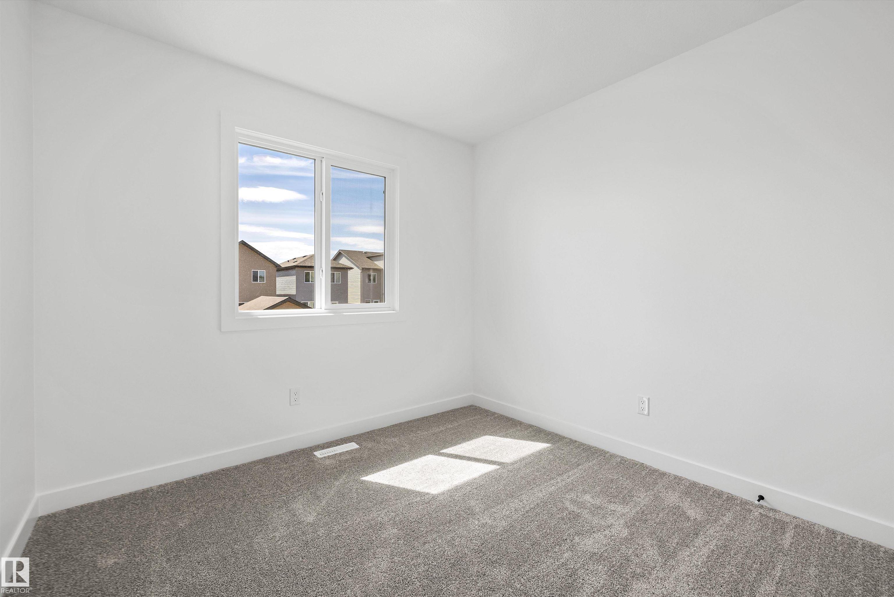 https://zimg.paragon.ice.com/ParagonImages/Property/PM/RAE/225399462/20/0/0/b616a034328f247a91186ff475ae39b3/1/82eba19eae05f3812d7c25958e929ef1/225399462-545a56fc-4c46-4e66-8ae0-ab37f8af2bb9.JPG