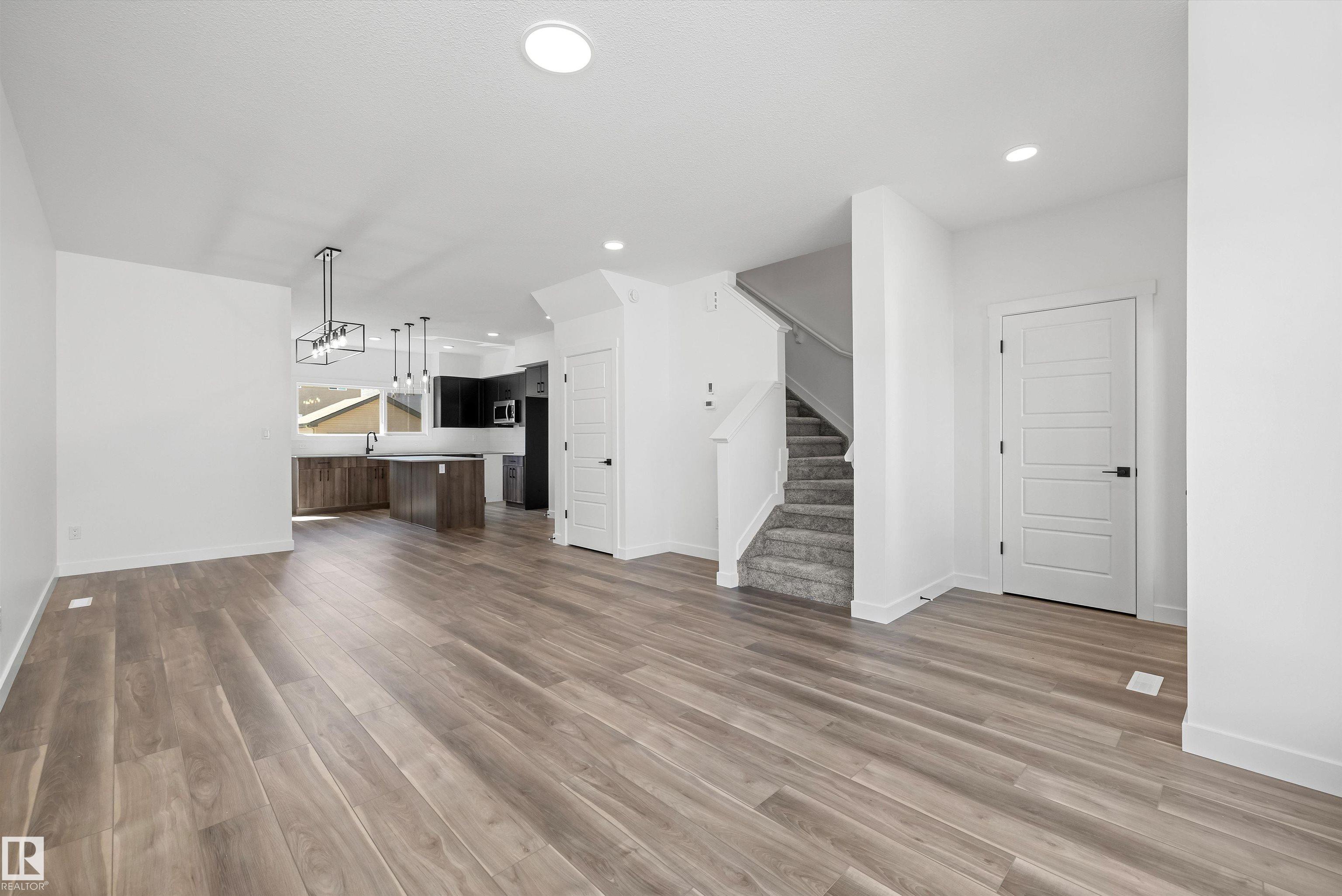 Picture for 20631 43 AV NW