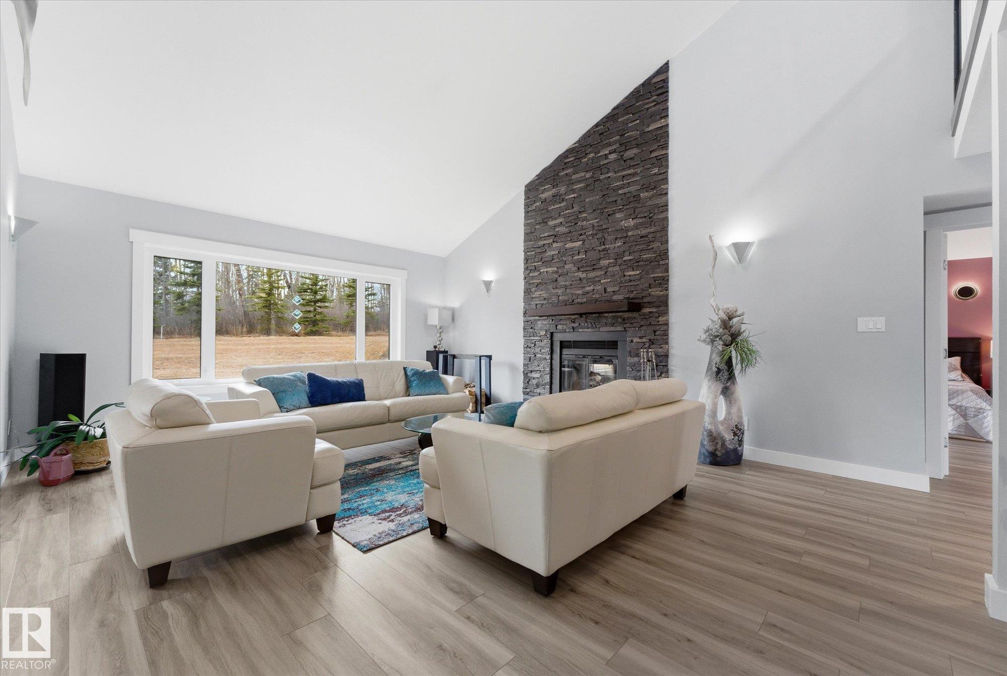 Photo 12 at 97 - 51313 Rge Road 231, Glenwood Park Estates, Rural Strathcona County