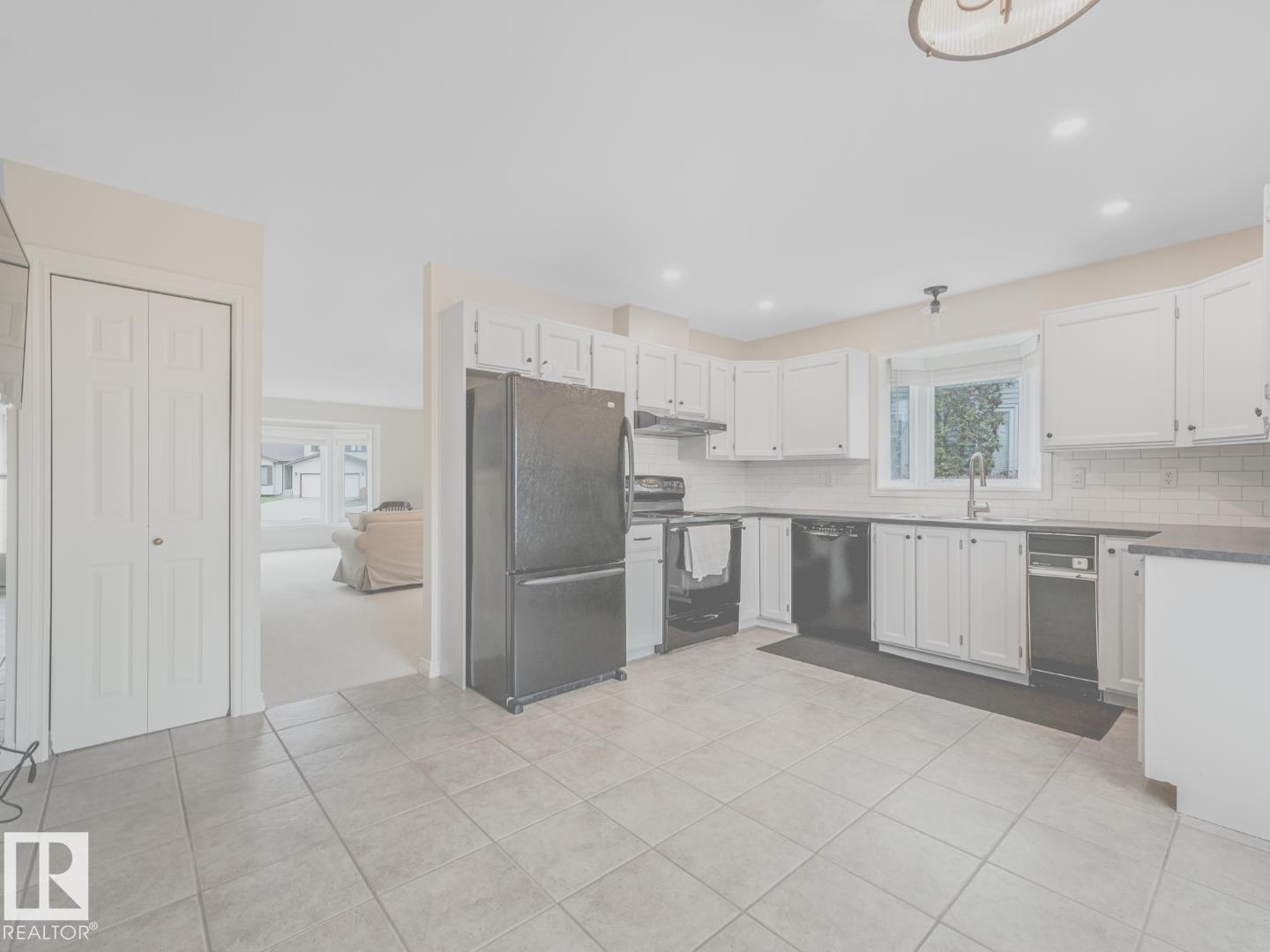 https://zimg.paragon.ice.com/ParagonImages/Property/PM/RAE/225399473/10/0/0/eac00450dbc267304041893ffc1bd1bb/1/2981fd69443a07c87f9a8450b1030050/225399473-70ba2a8a-fc7e-486f-9a47-2c903fe128ec.JPG