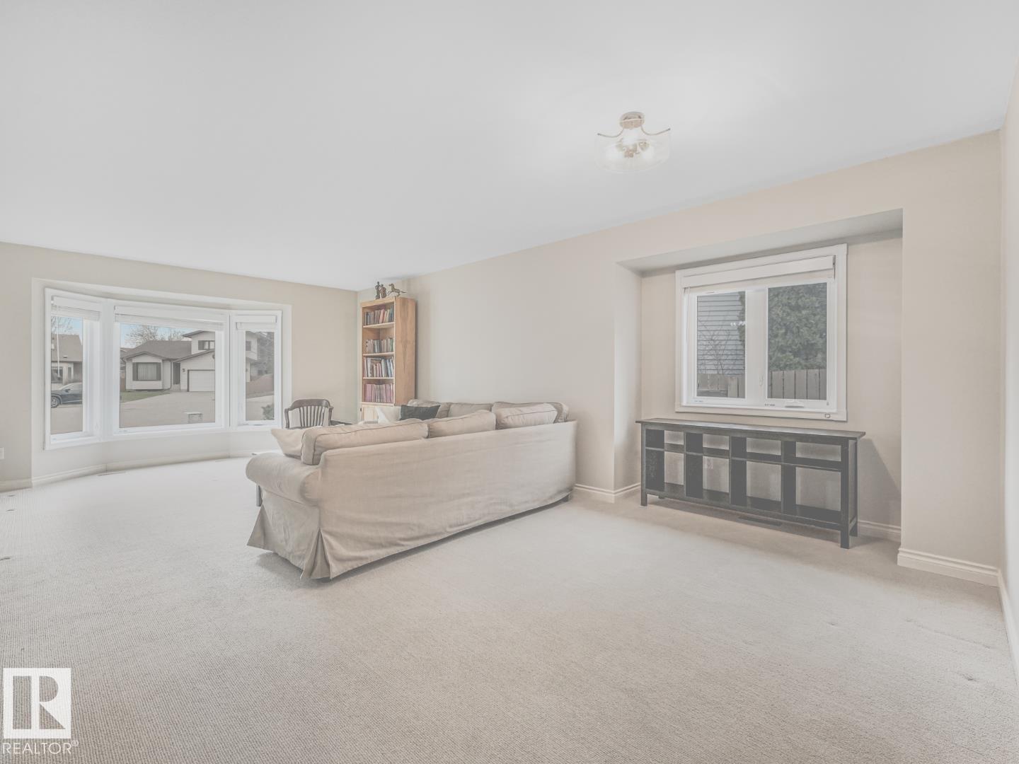 https://zimg.paragon.ice.com/ParagonImages/Property/PM/RAE/225399473/8/0/0/fb7c0691c83696b71cf1c03f20fa420f/1/2981fd69443a07c87f9a8450b1030050/225399473-fdd9453c-d998-453d-b714-3fb1db2533ff.JPG