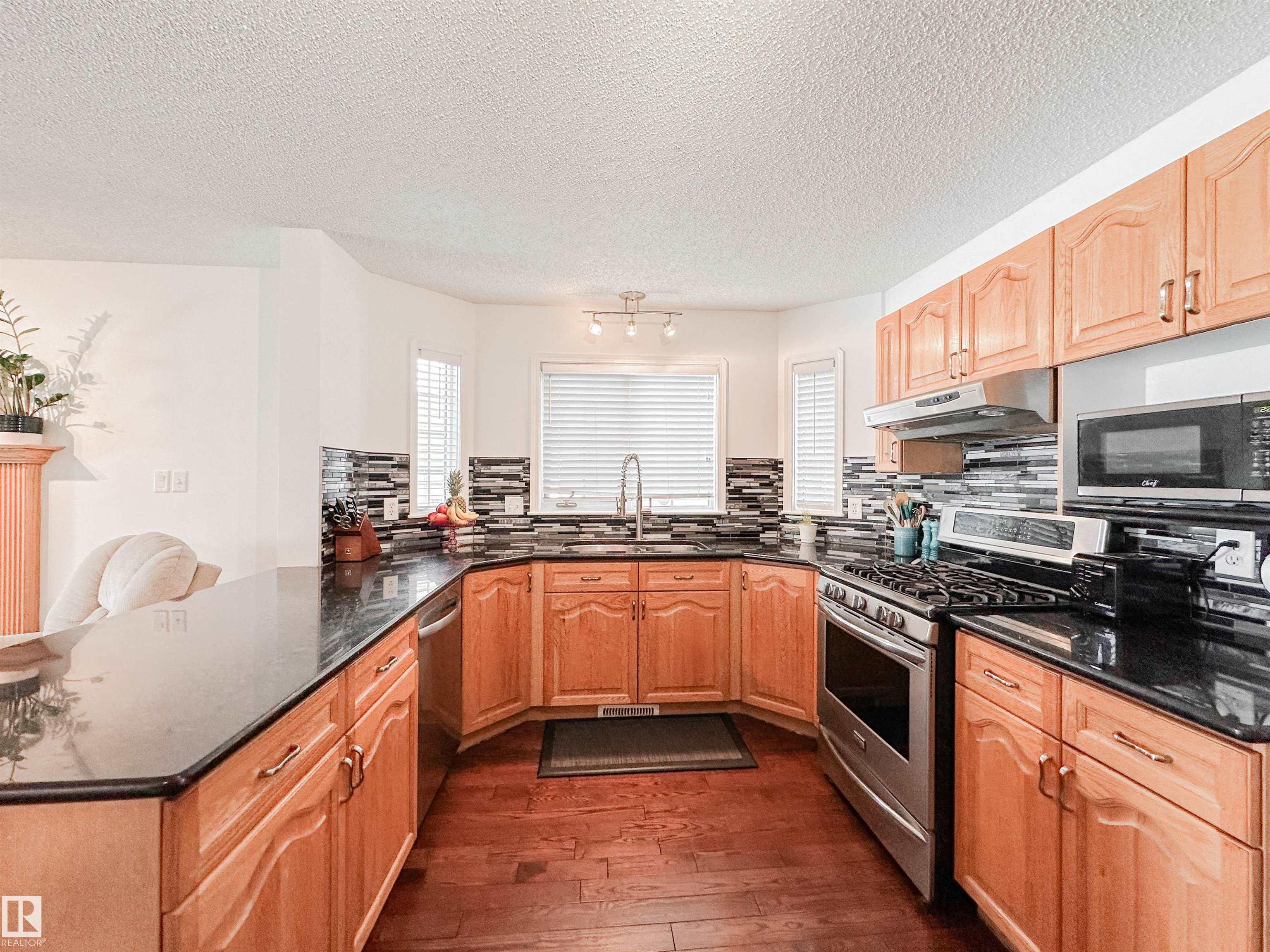 https://zimg.paragon.ice.com/ParagonImages/Property/PM/RAE/225399478/15/0/0/481f2cdf25535ac1a8f82ca0c3c53ec5/1/65c3f00e92c52e1851ae3d61f452a4dc/225399478-36bc7176-1c4d-4275-b35e-fe868fd48218.JPG