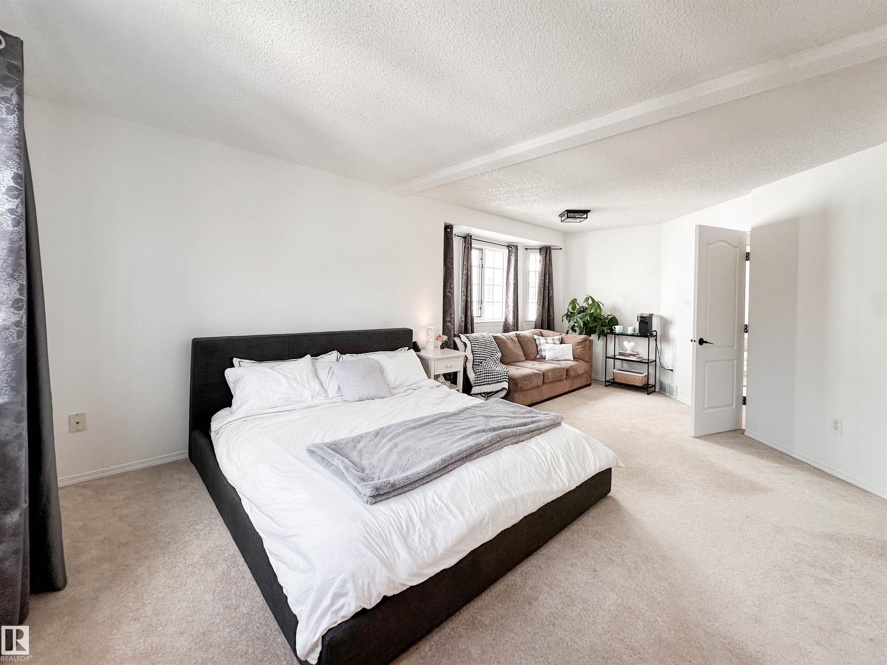 https://zimg.paragon.ice.com/ParagonImages/Property/PM/RAE/225399478/31/0/0/3487e8789c0d12f14af676605cf9158c/1/65c3f00e92c52e1851ae3d61f452a4dc/225399478-9cb60616-89ca-4c29-b554-0fb01f2f8305.JPG