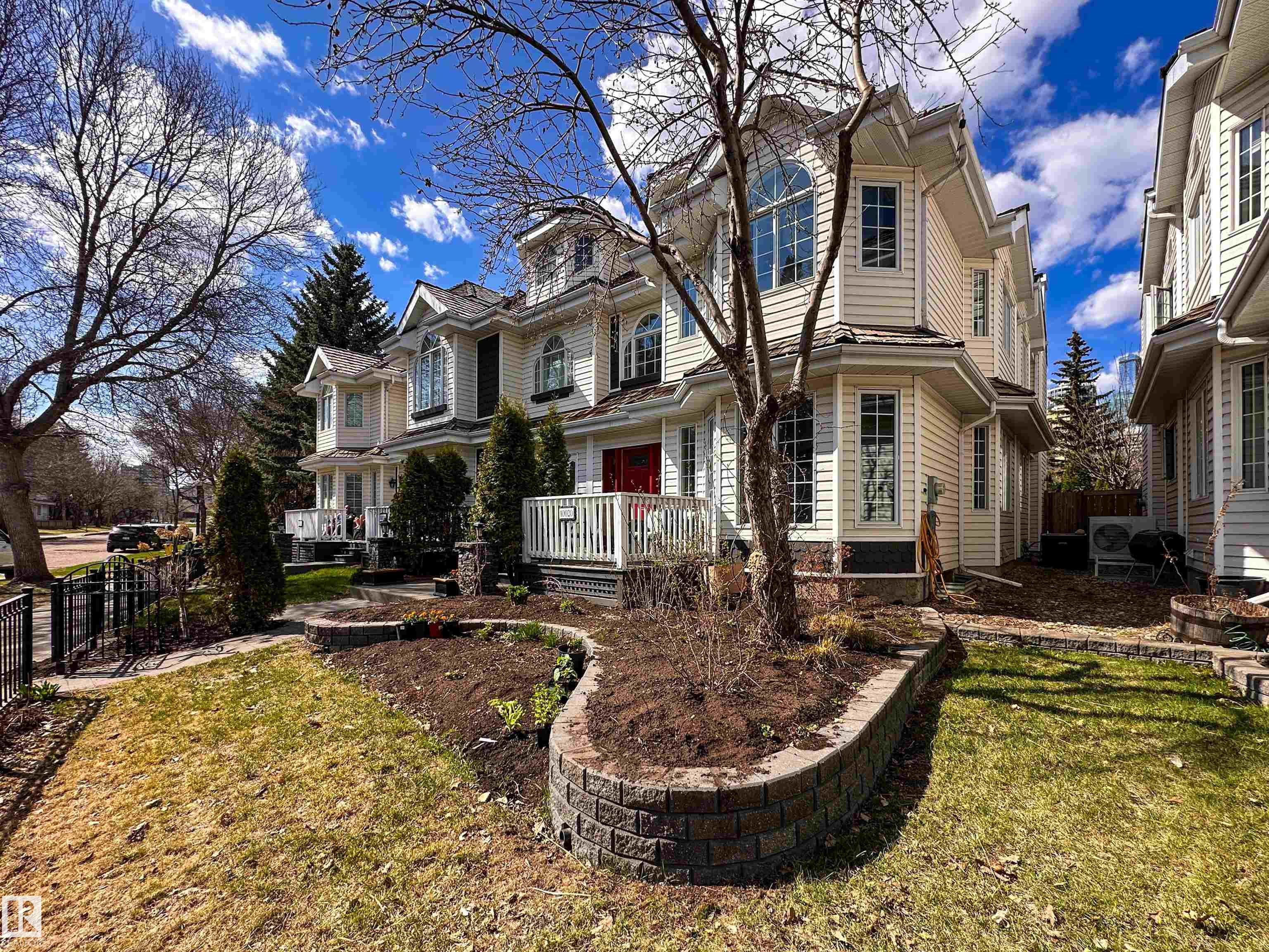 https://zimg.paragon.ice.com/ParagonImages/Property/PM/RAE/225399478/64/0/0/ef99280960e78da27c1e4448d1f8cad0/1/65c3f00e92c52e1851ae3d61f452a4dc/225399478-9887f8ab-32ad-4970-9fe7-e5e3ff1bf3d7.JPG