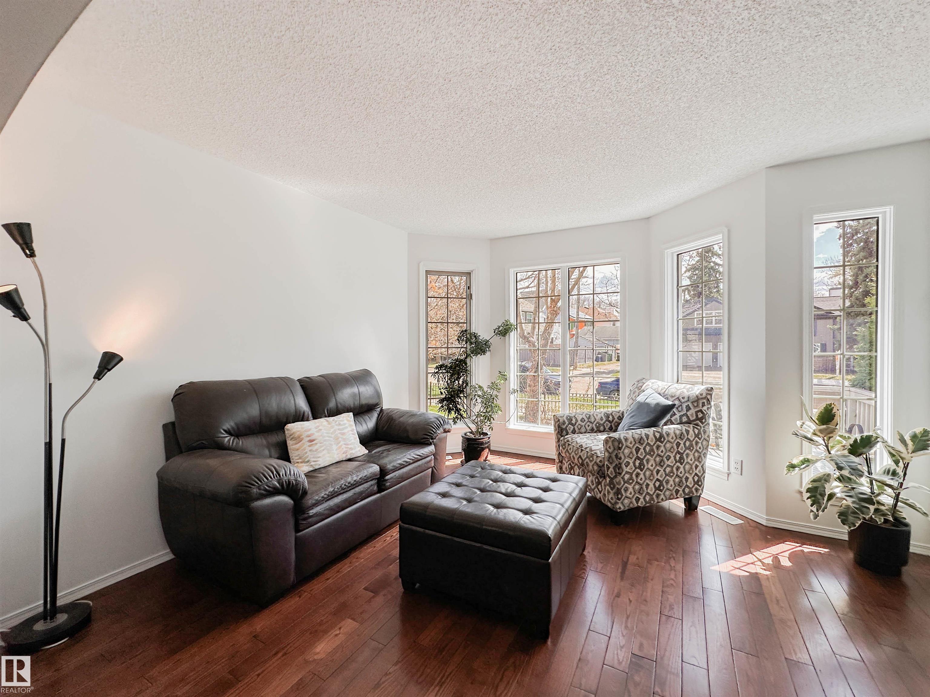 https://zimg.paragon.ice.com/ParagonImages/Property/PM/RAE/225399478/7/0/0/6aee3bdb716214fb6ed98e82d8b220d3/1/65c3f00e92c52e1851ae3d61f452a4dc/225399478-1b4e9372-d598-4e31-a044-cdc08cbbc72a.JPG