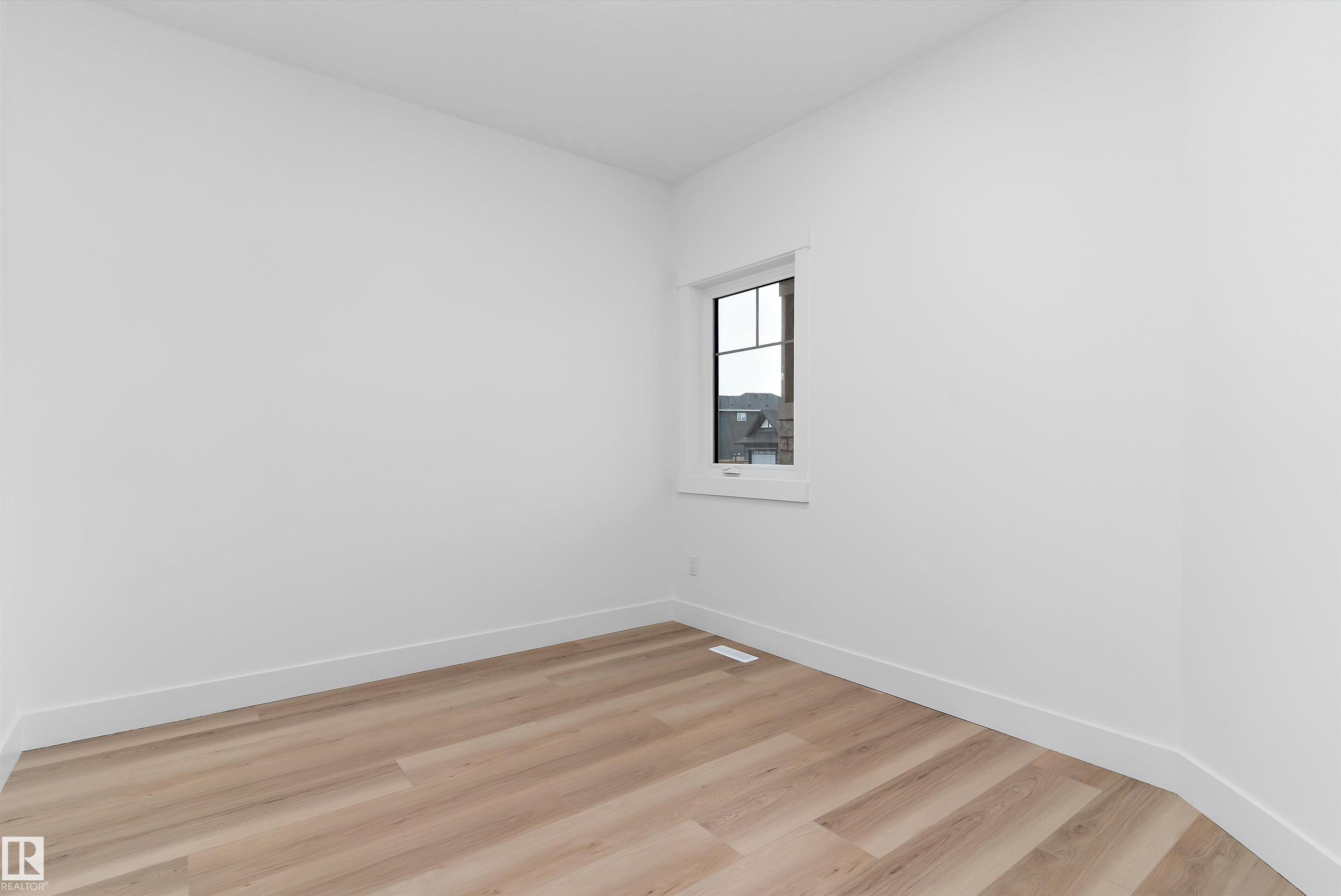 https://zimg.paragon.ice.com/ParagonImages/Property/PM/RAE/225399483/18/0/0/1410c8603456f18ca60c7e38e0c32627/1/1784e07f0be405238197ca9e38a5cacc/225399483-9d9cfcbe-4c21-4ed5-90ec-48b3c705c57d.JPG