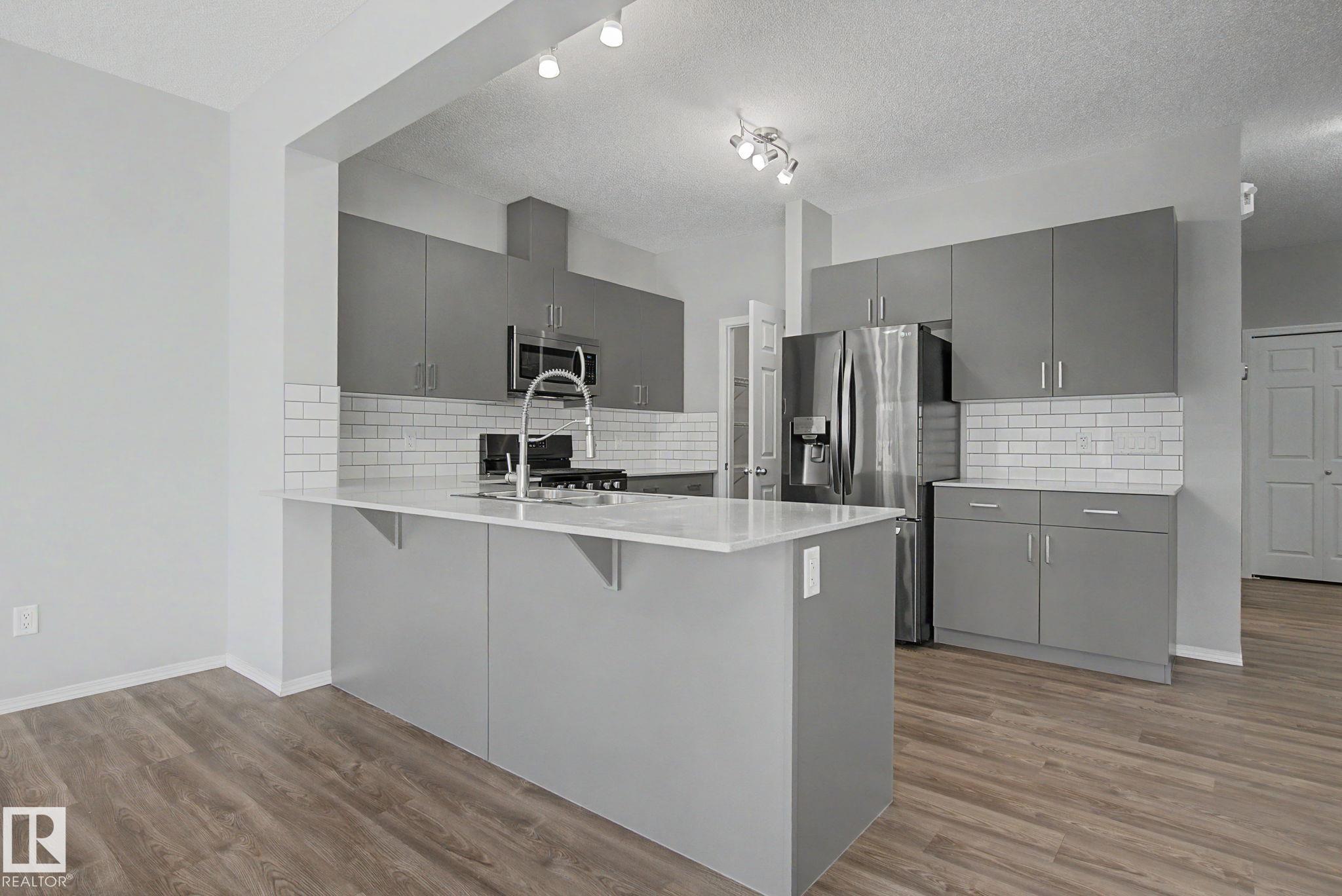 https://zimg.paragon.ice.com/ParagonImages/Property/PM/RAE/225399485/9/0/0/0062f2107c90b992f946826c0d32c723/1/cd14070409ca6a1aef7e5ab7fa9f1b5b/225399485-2c3337e4-295f-4f3a-9063-222f904c1a87.JPG