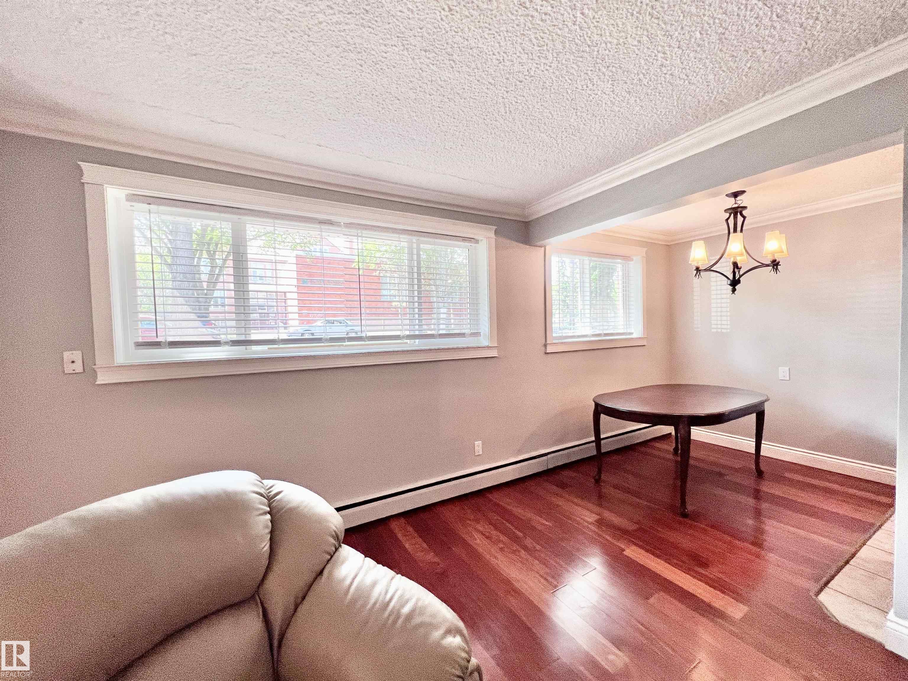 https://zimg.paragon.ice.com/ParagonImages/Property/PM/RAE/225399489/16/0/0/f021d1f96305e454969dc11b4df523e9/1/528e3a16b004158a94fb1a9aed745e59/225399489-d077ae4c-8a84-4383-8f88-40da5fa21779.JPG